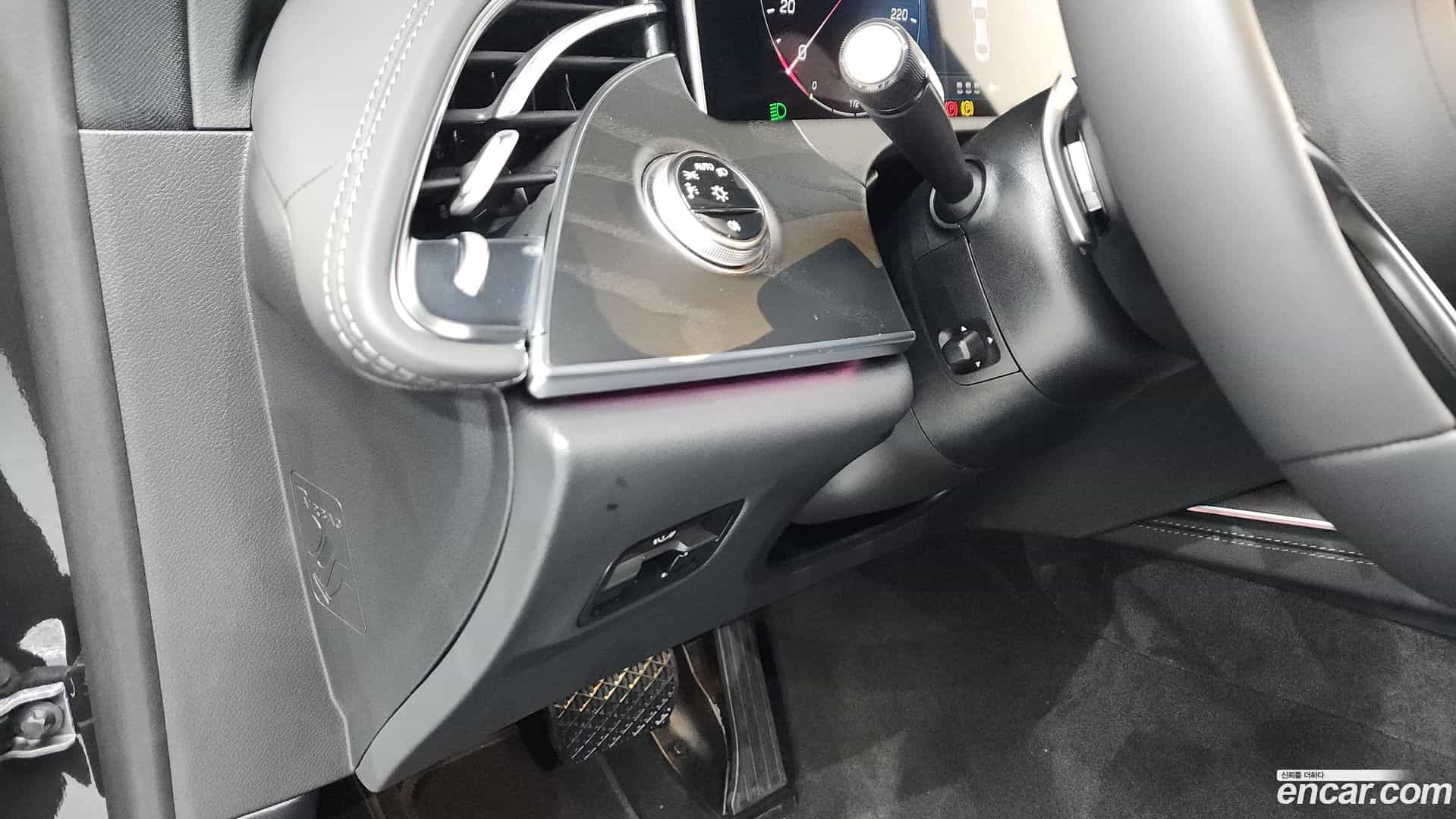 E-Class Mercedes-Benz 2025.10-OPTION-043