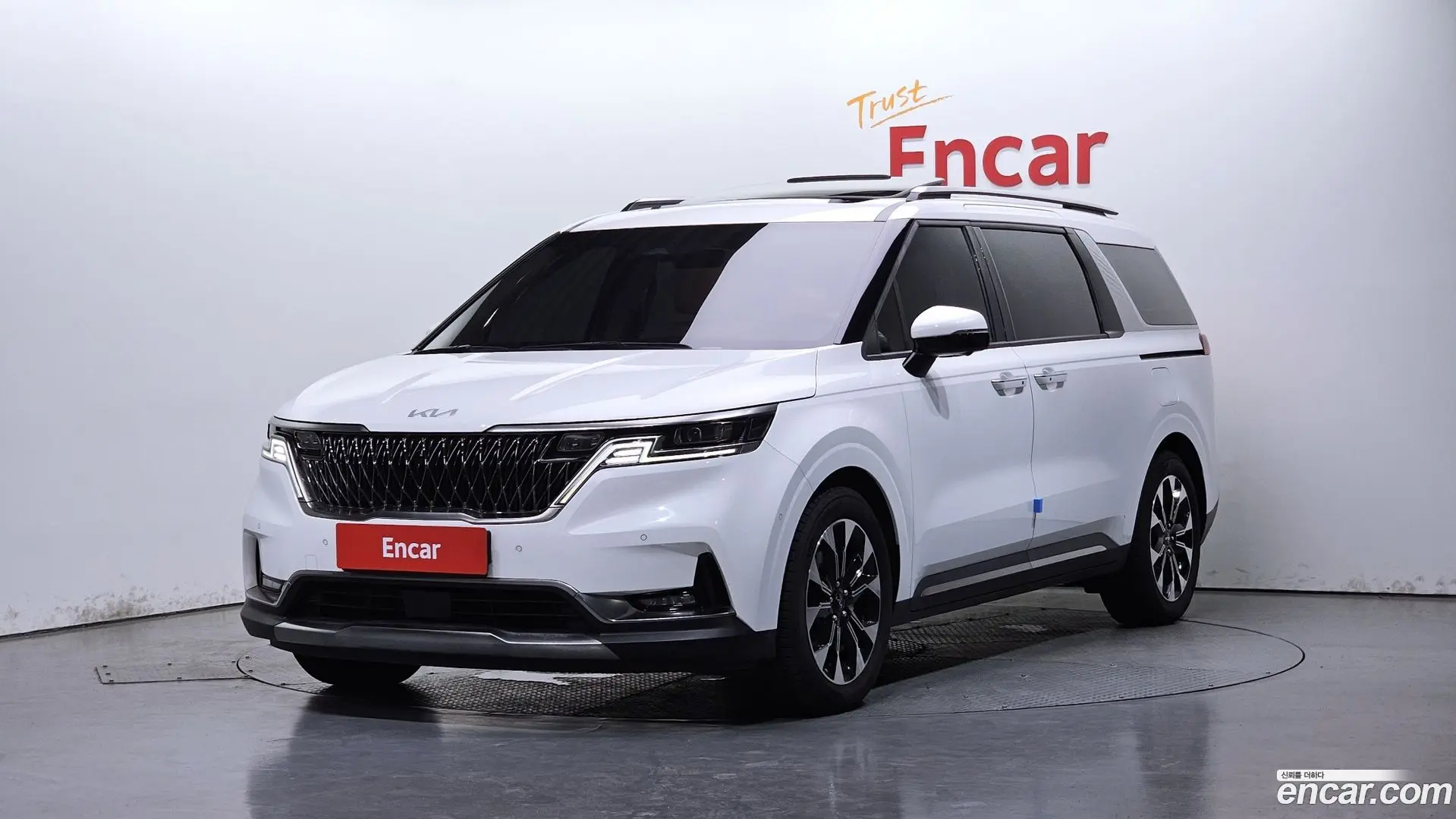Main__Slider__Photo:Canival Kia 2022.9-0