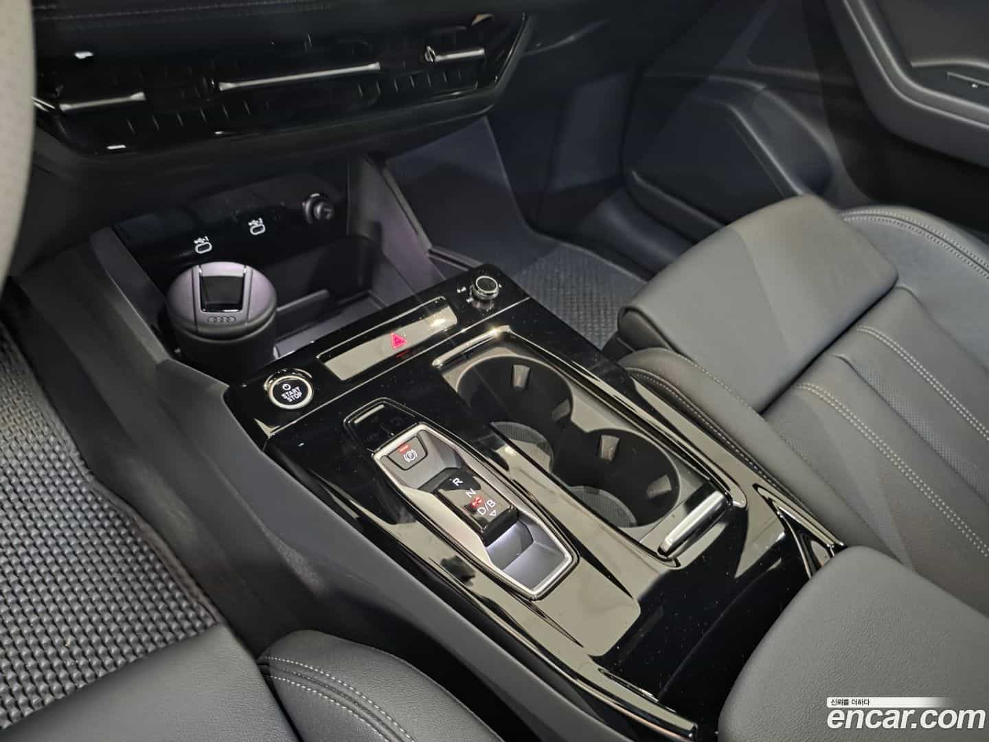 Q6 e-tron Audi 2025.5-INNER-010