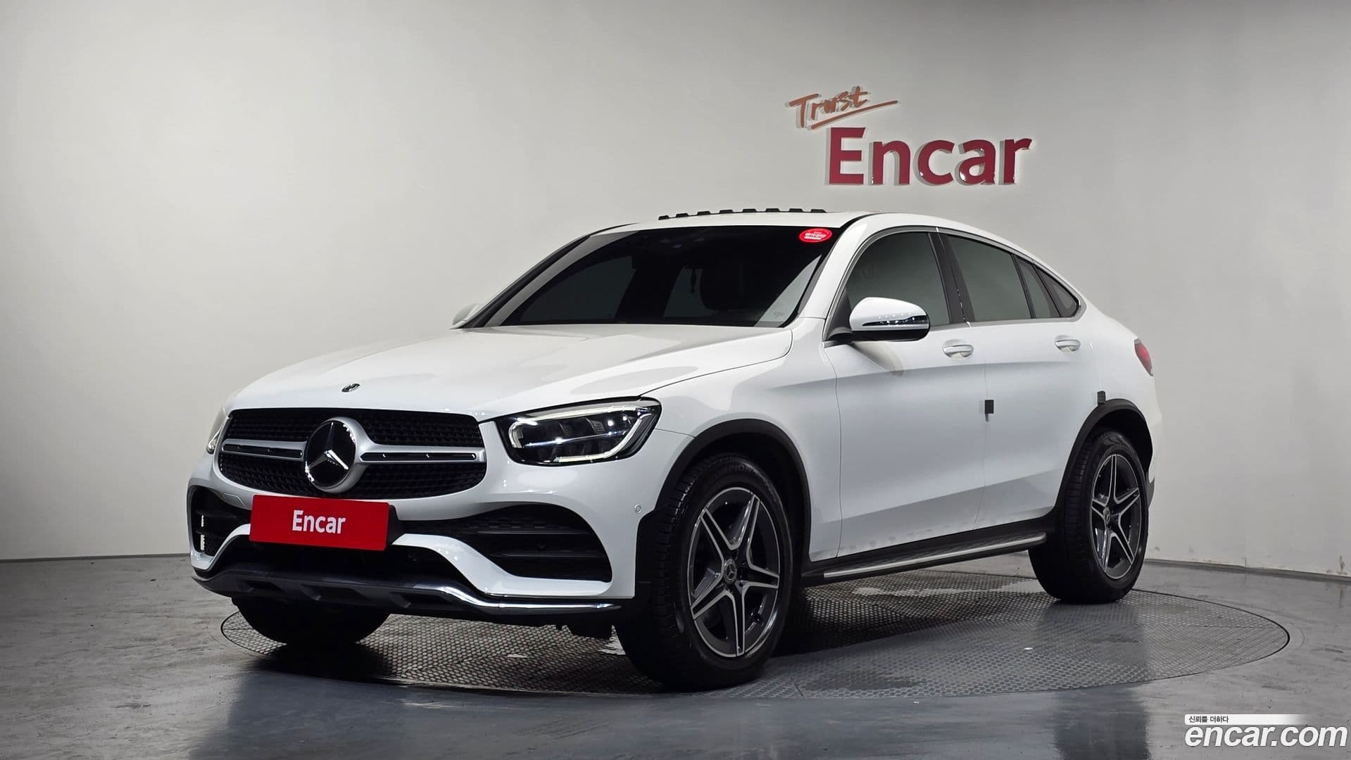 Main__Slider__Photo:GLC-Class Mercedes-Benz 2020.9-0