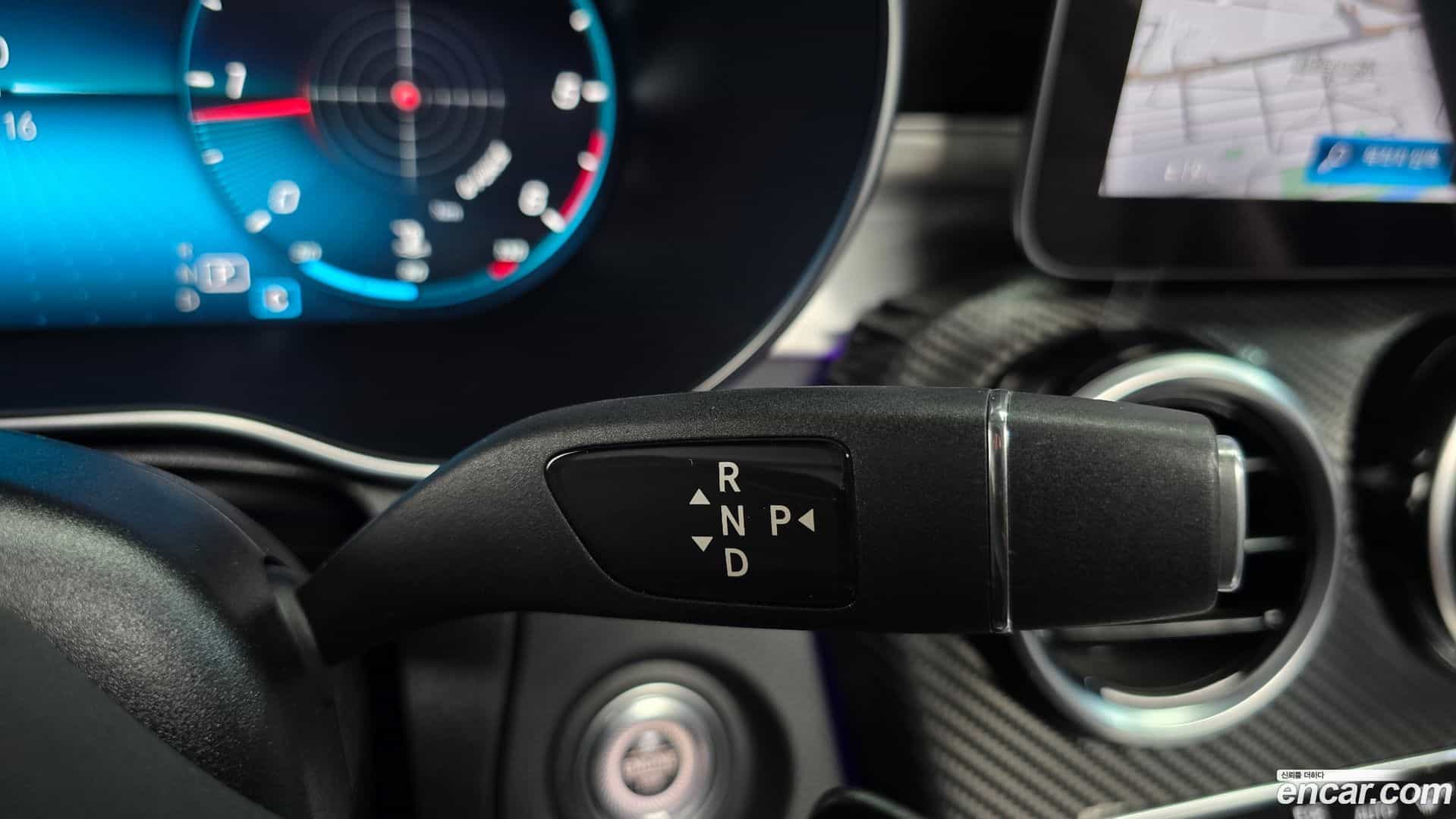 GLC-Class Mercedes-Benz 2020.9-INNER-009