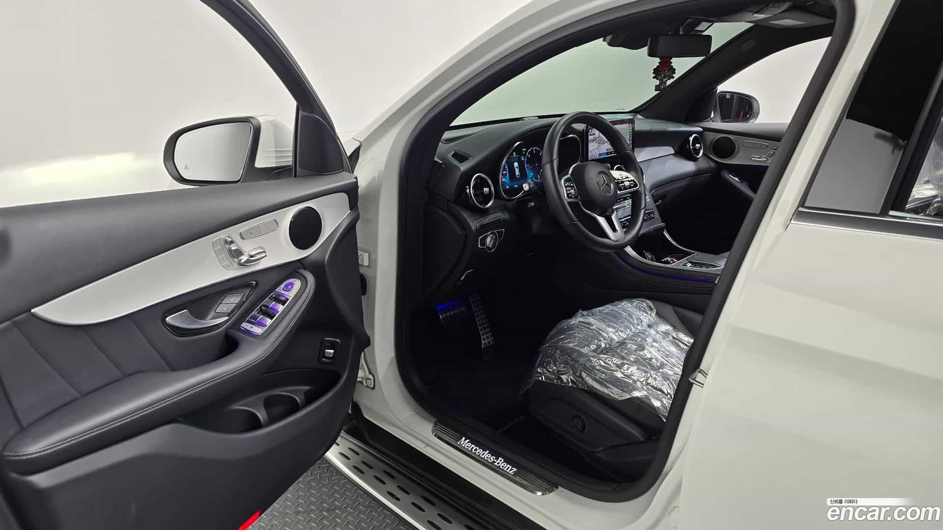 GLC-Class Mercedes-Benz 2020.9-INNER-010