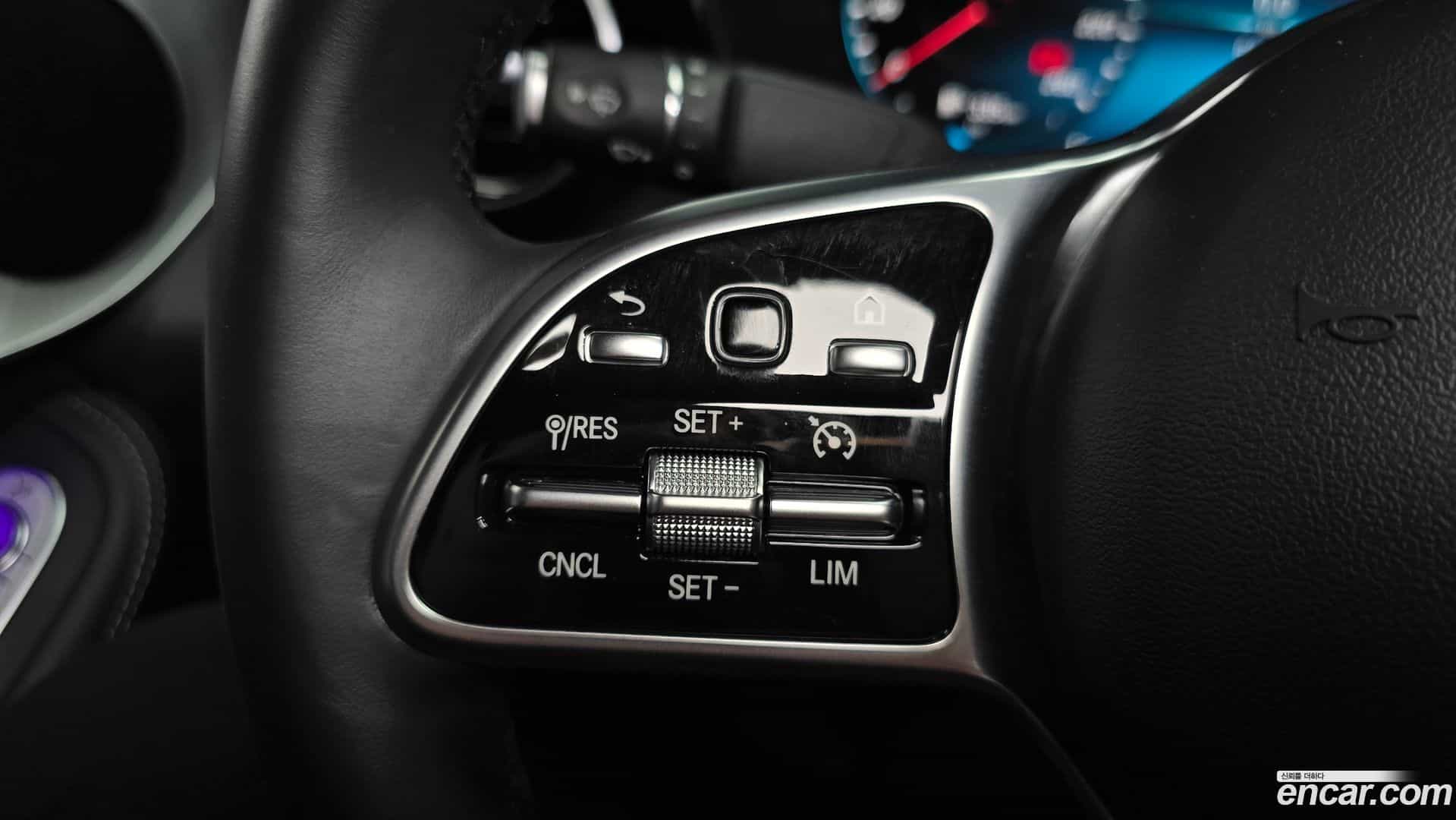 GLC-Class Mercedes-Benz 2020.9-OPTION-021