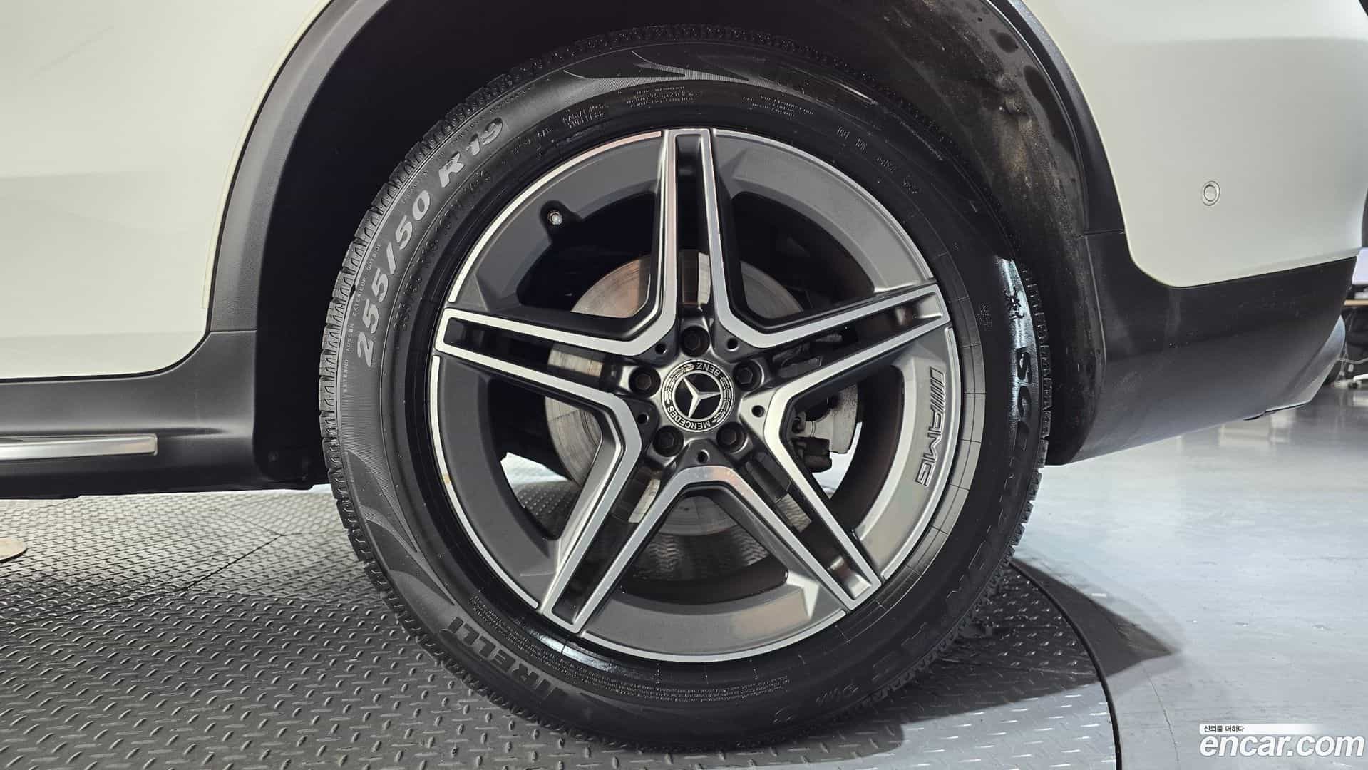 GLC-Class Mercedes-Benz 2020.9-OUTER-031
