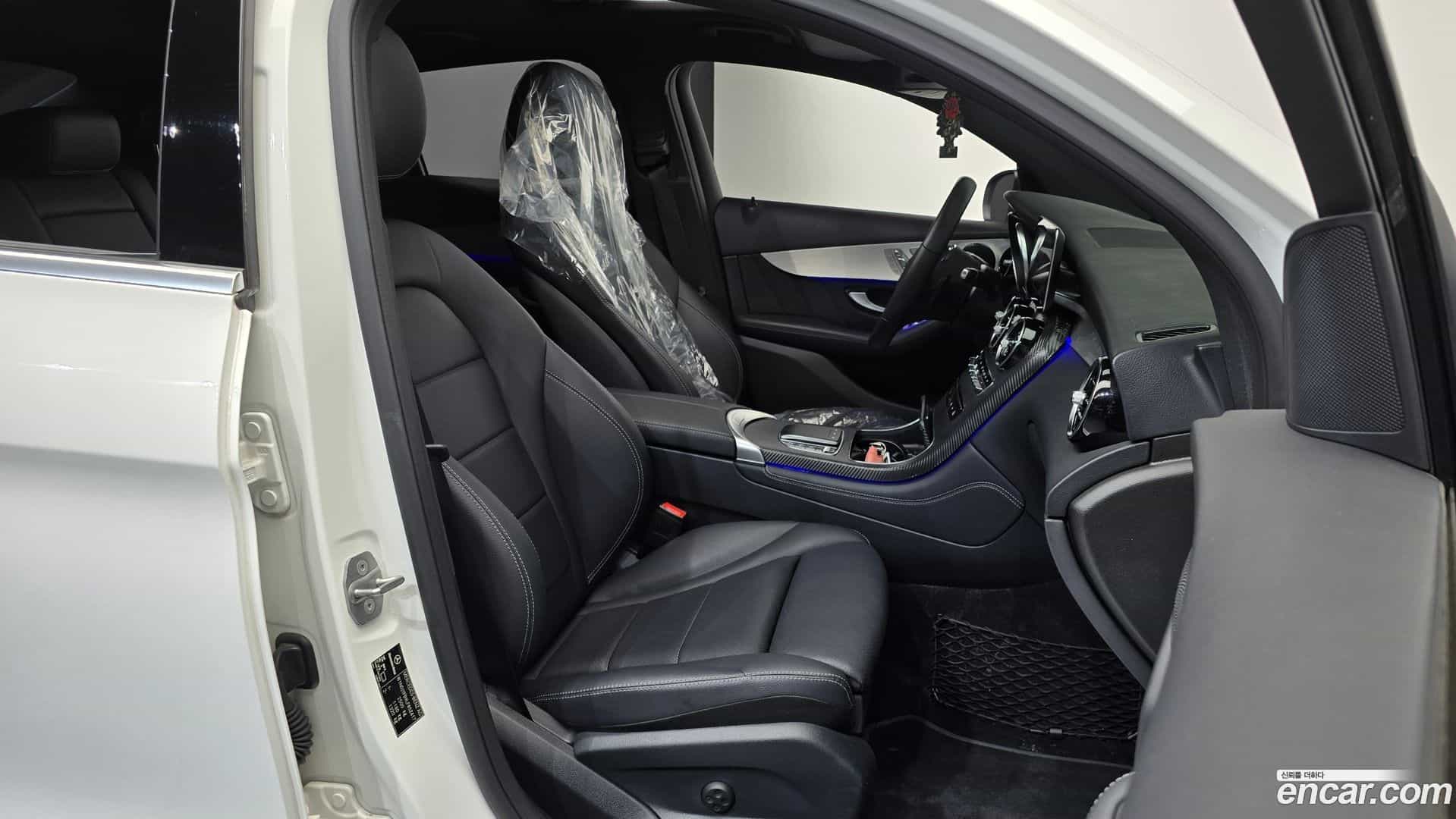 GLC-Class Mercedes-Benz 2020.9-INNER-036