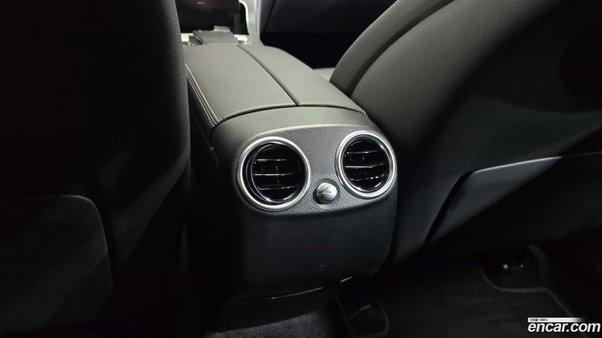 GLC-Class Mercedes-Benz 2020.9-OPTION-047