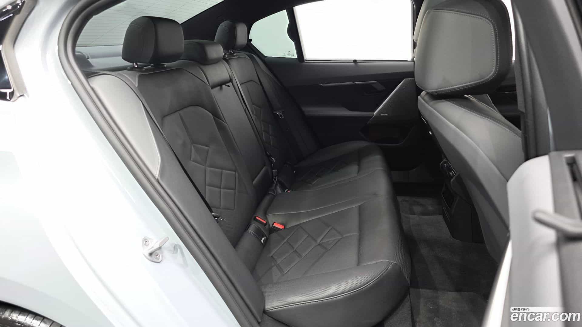 5-Series BMW 2025.2-OPTION-015