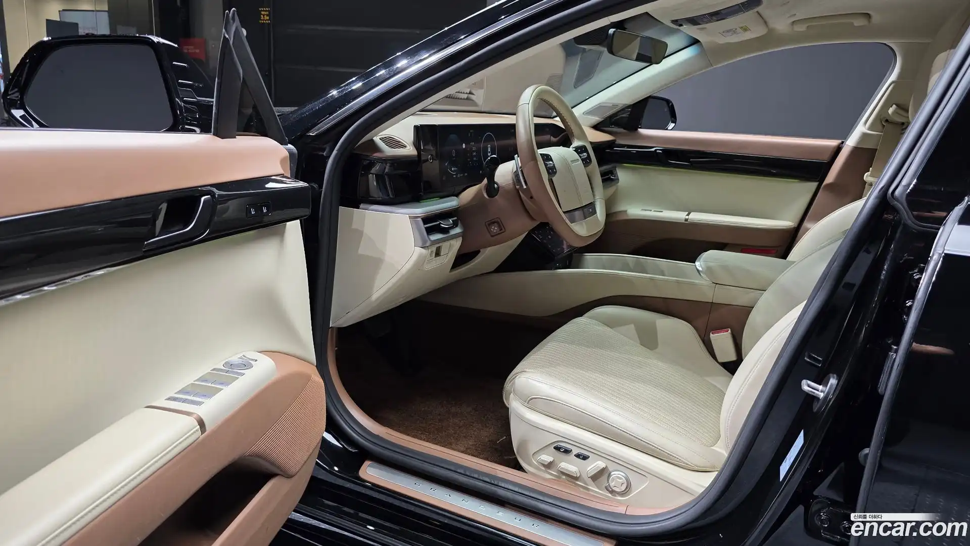 Grandeur Hyundai 2022.11-INNER-010