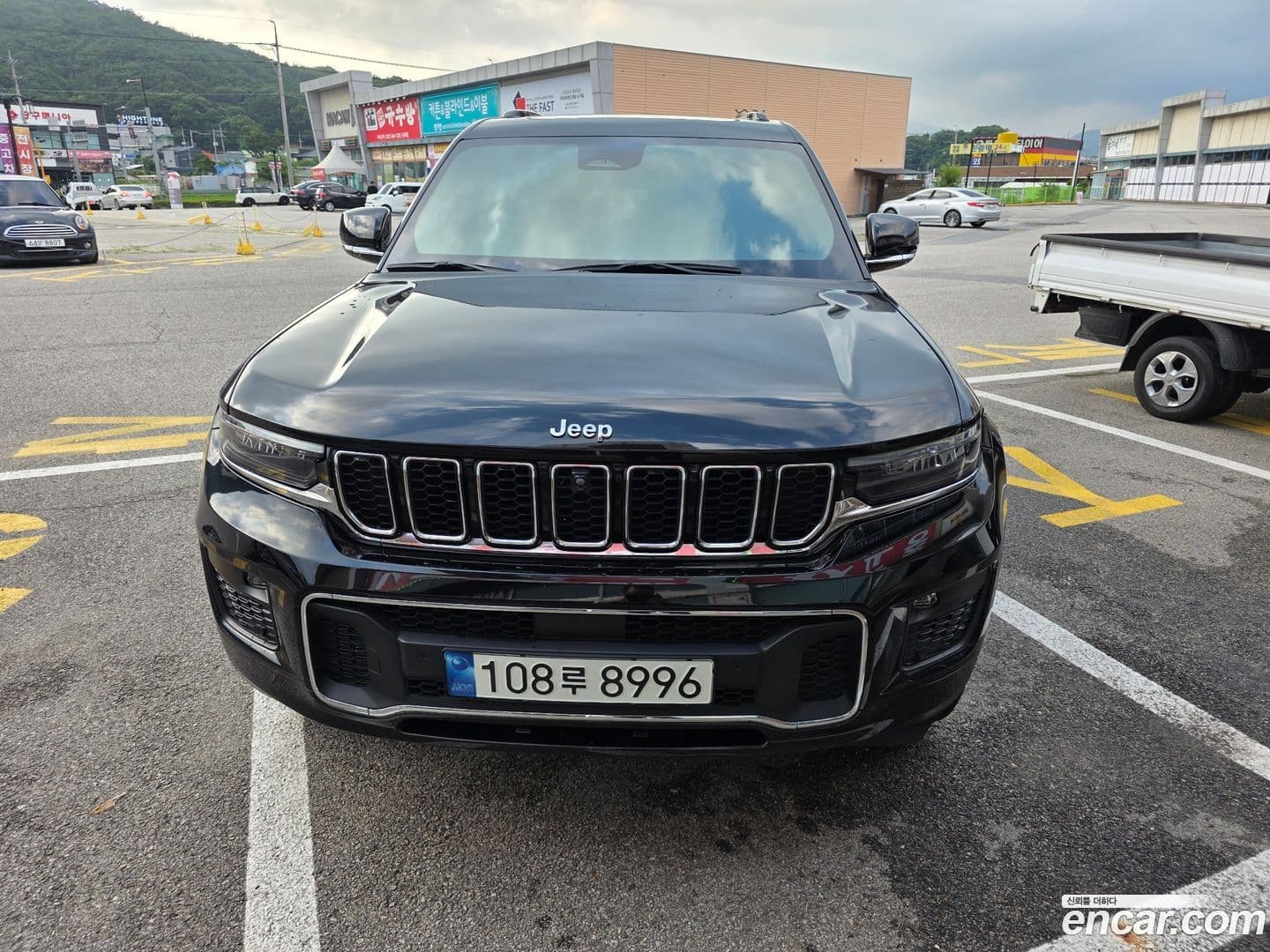 Main__Slider__Photo:Cherokee Jeep 2021.11-0