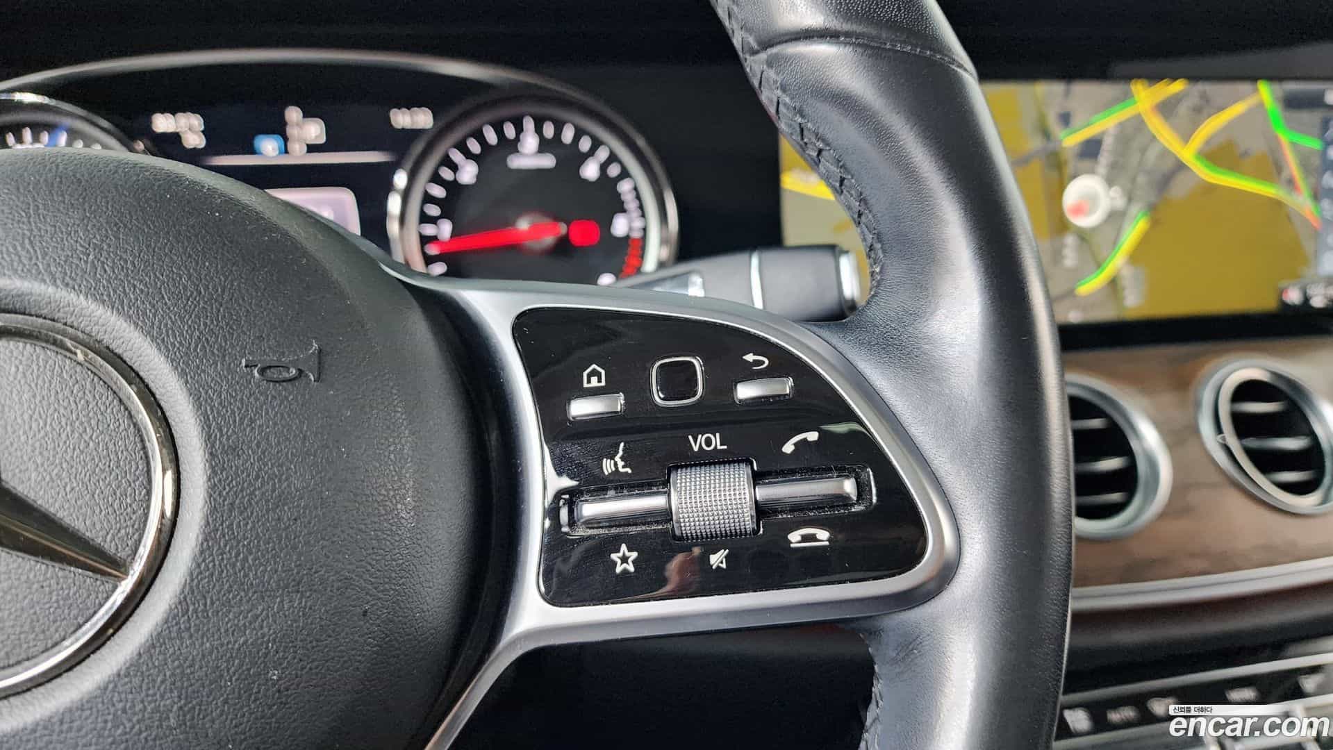 E-Class Mercedes-Benz 2019.8-OPTION-019