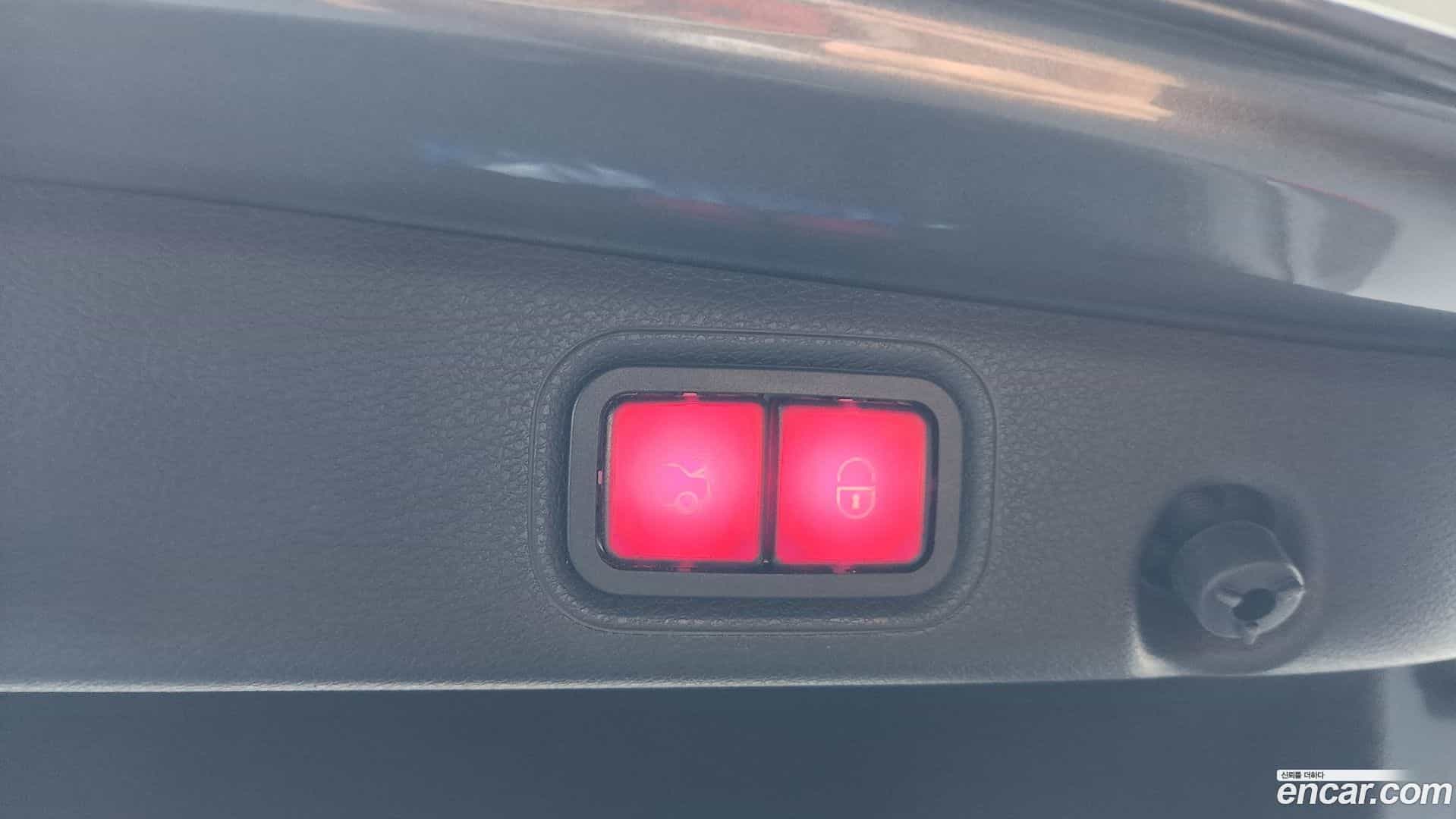 E-Class Mercedes-Benz 2019.8-OPTION-022