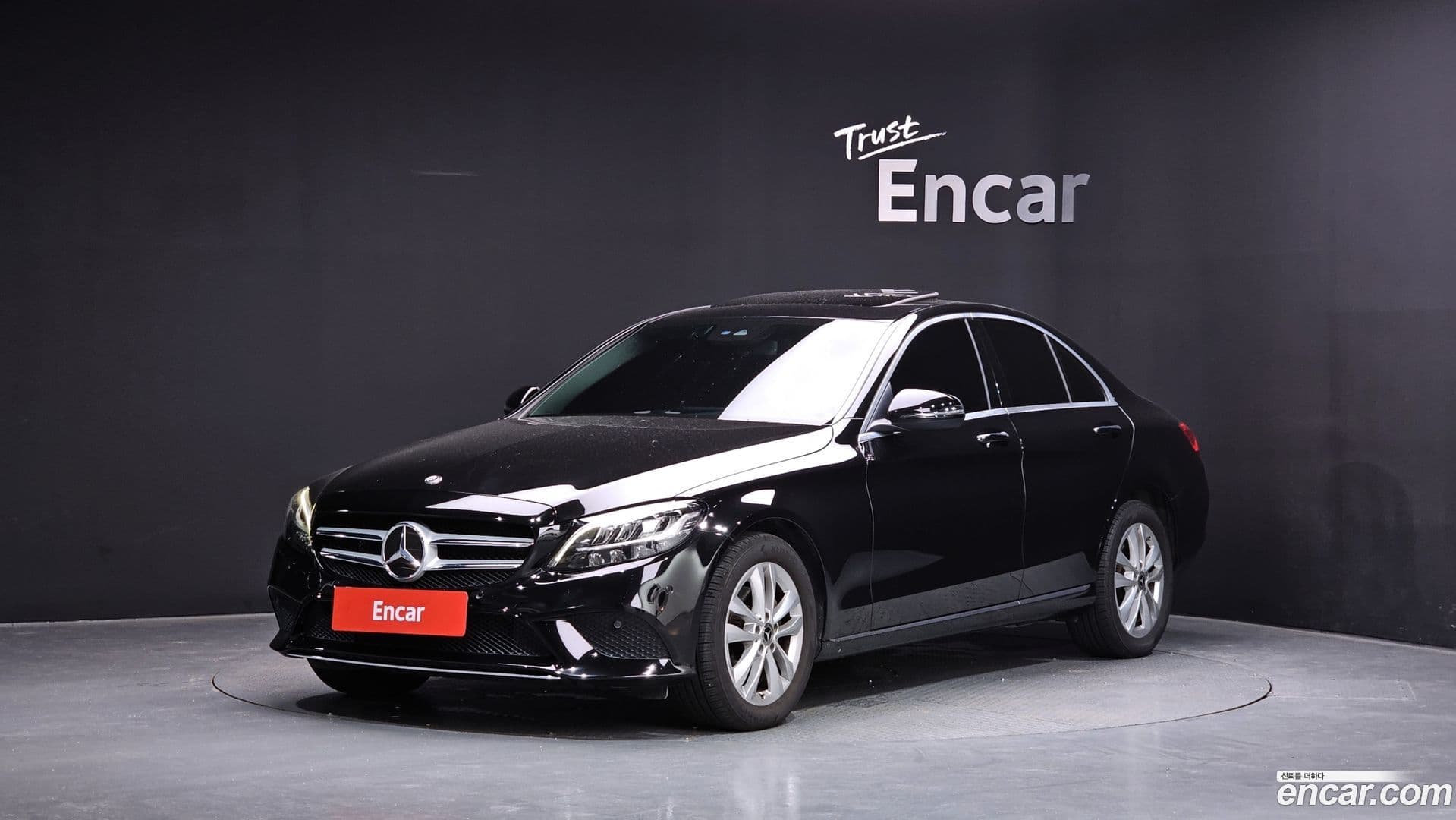 Main__Slider__Photo:C-Class Mercedes-Benz 2020.3-0