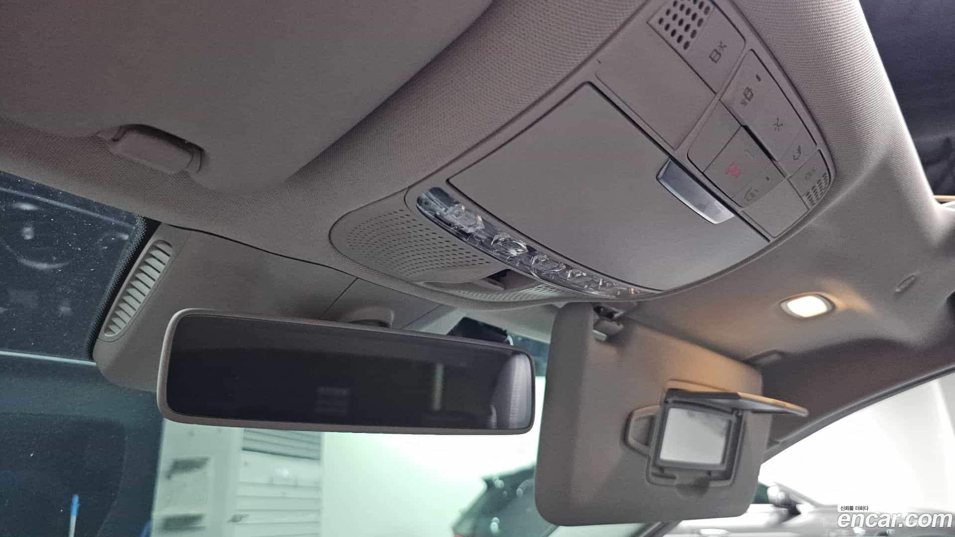 C-Class Mercedes-Benz 2020.3-OPTION-022