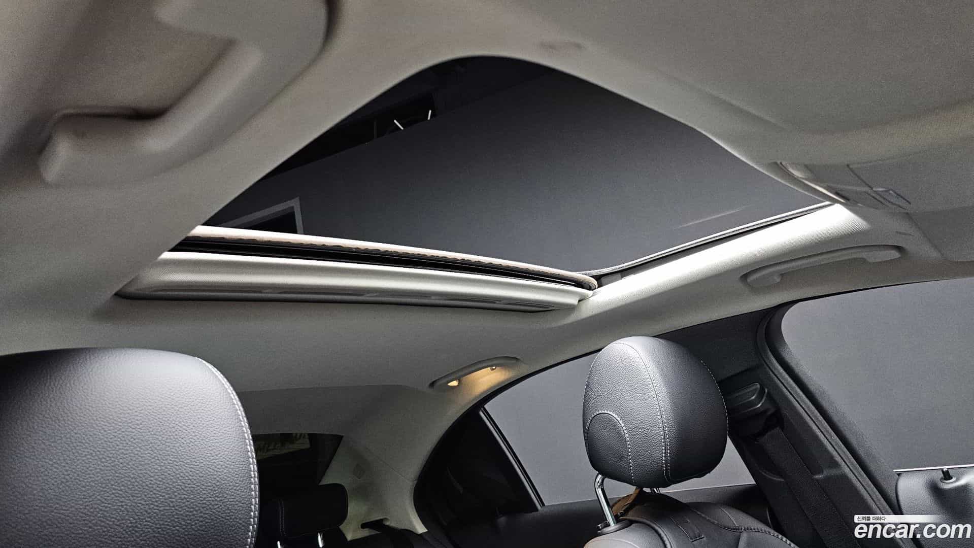 C-Class Mercedes-Benz 2020.3-OPTION-023