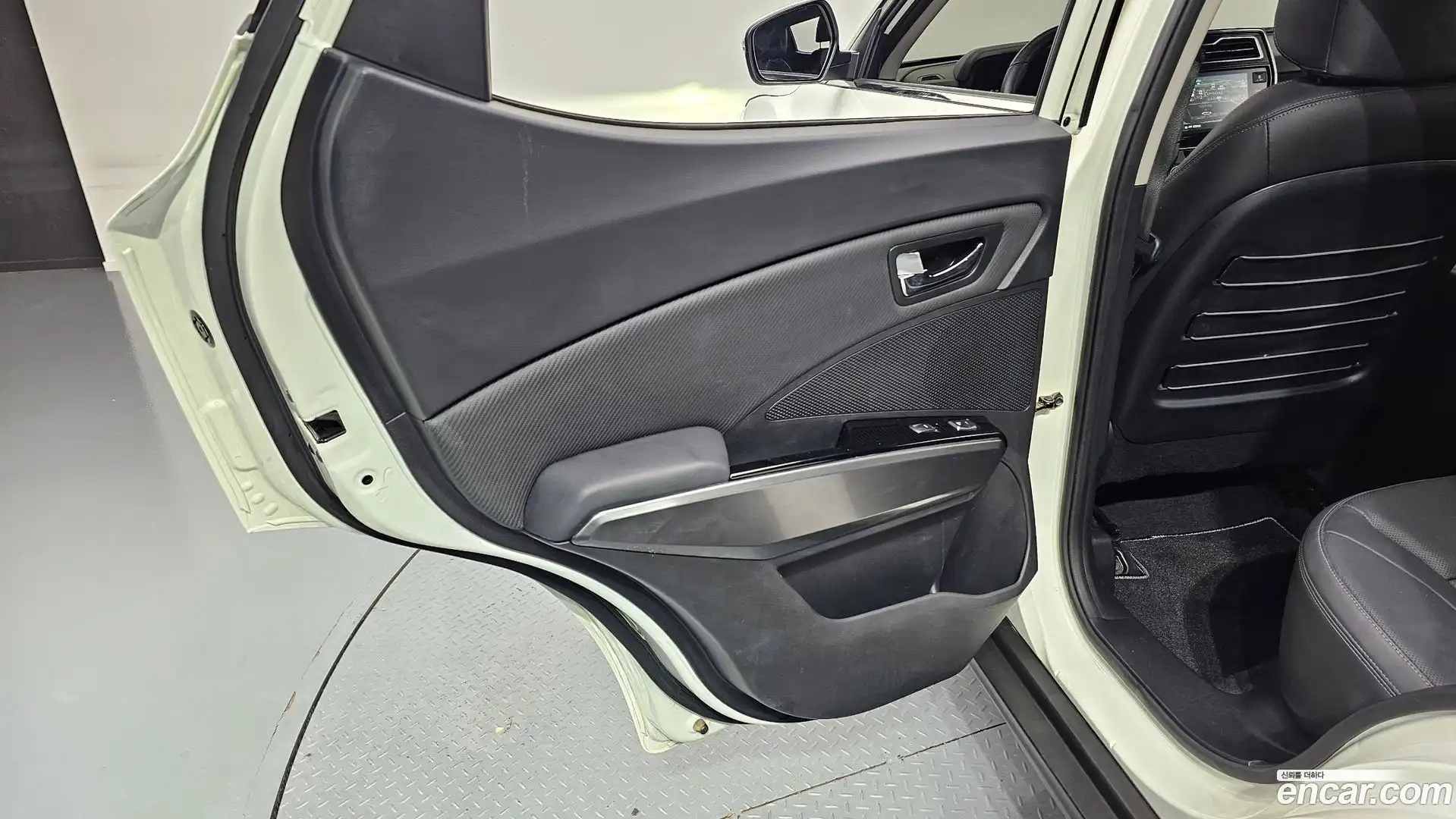 TIBOLI KG Mobility 2020.5-INNER-035