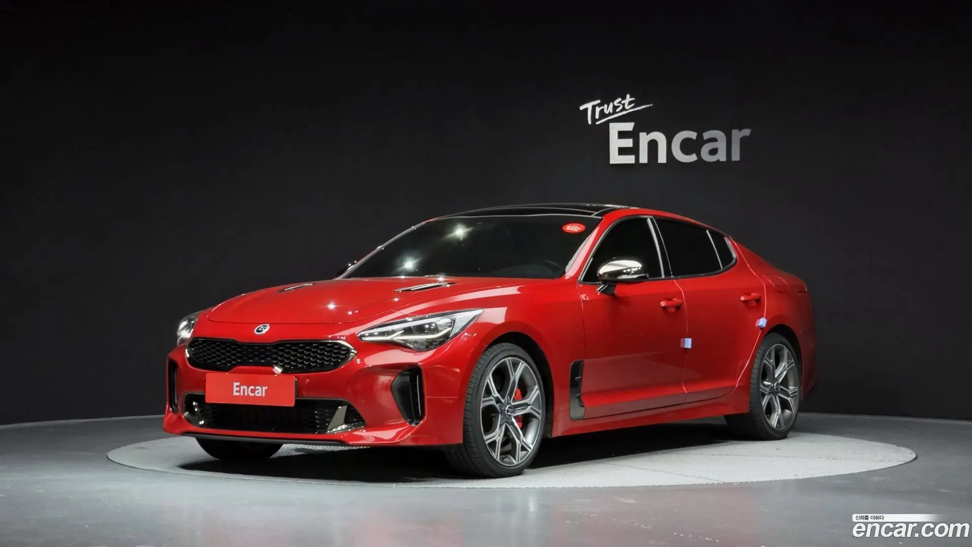 Main__Slider__Photo:Stinger Kia 2018.6-0
