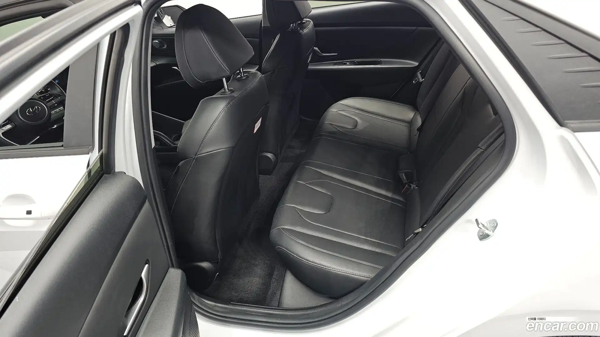 AVANTE Hyundai 2023.3-OPTION-015