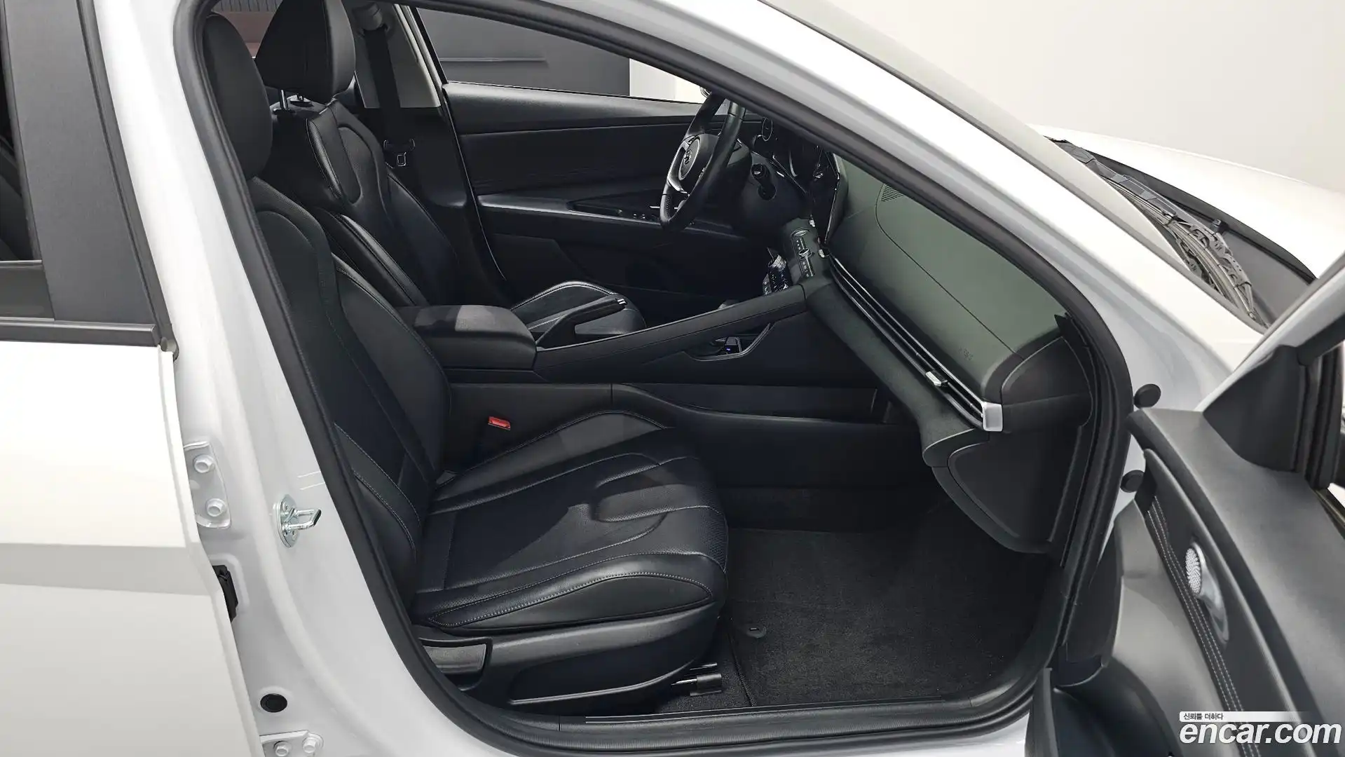 AVANTE Hyundai 2023.3-OPTION-016