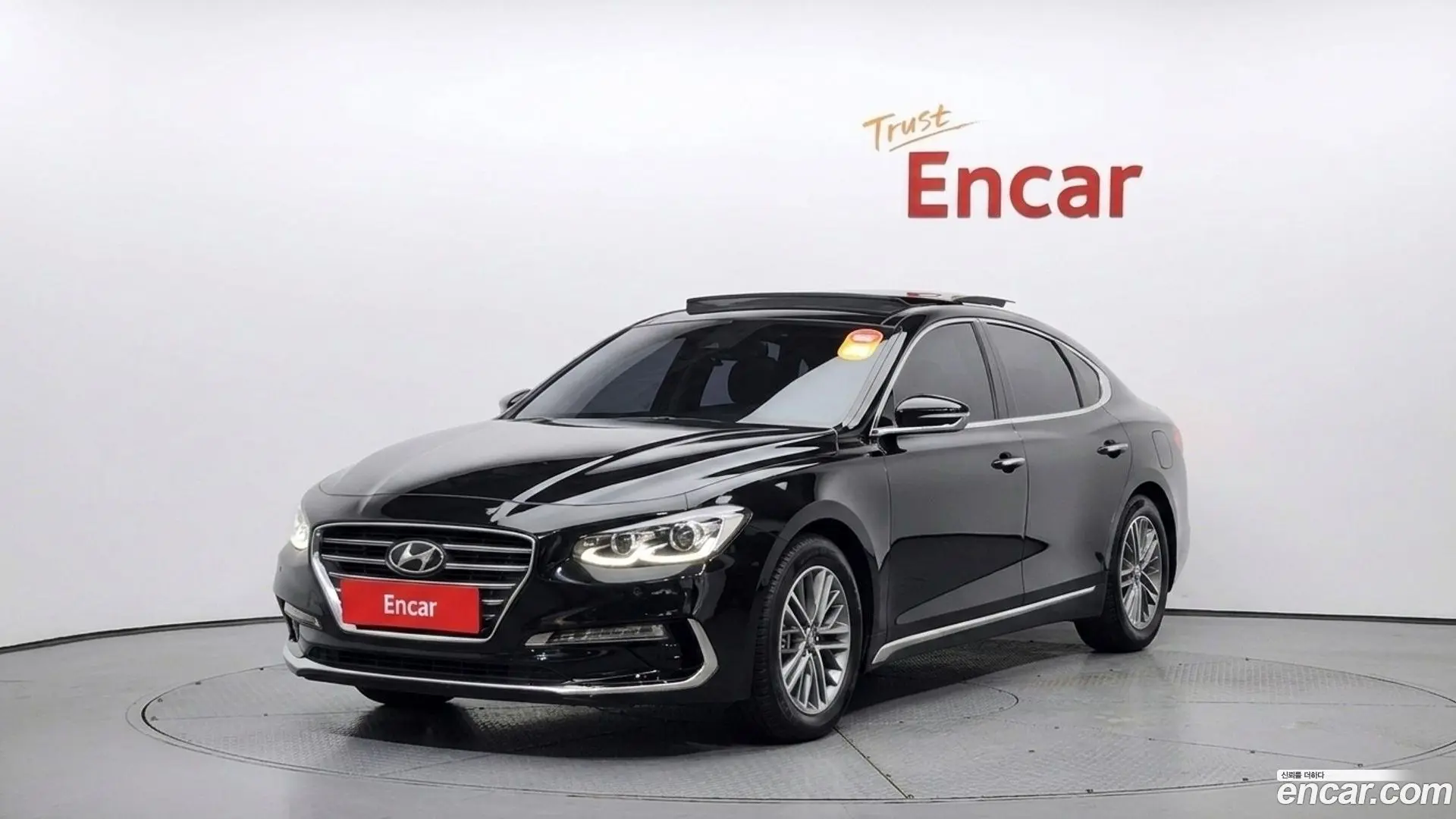Main__Slider__Photo:Grandeur Hyundai 2019.3-0