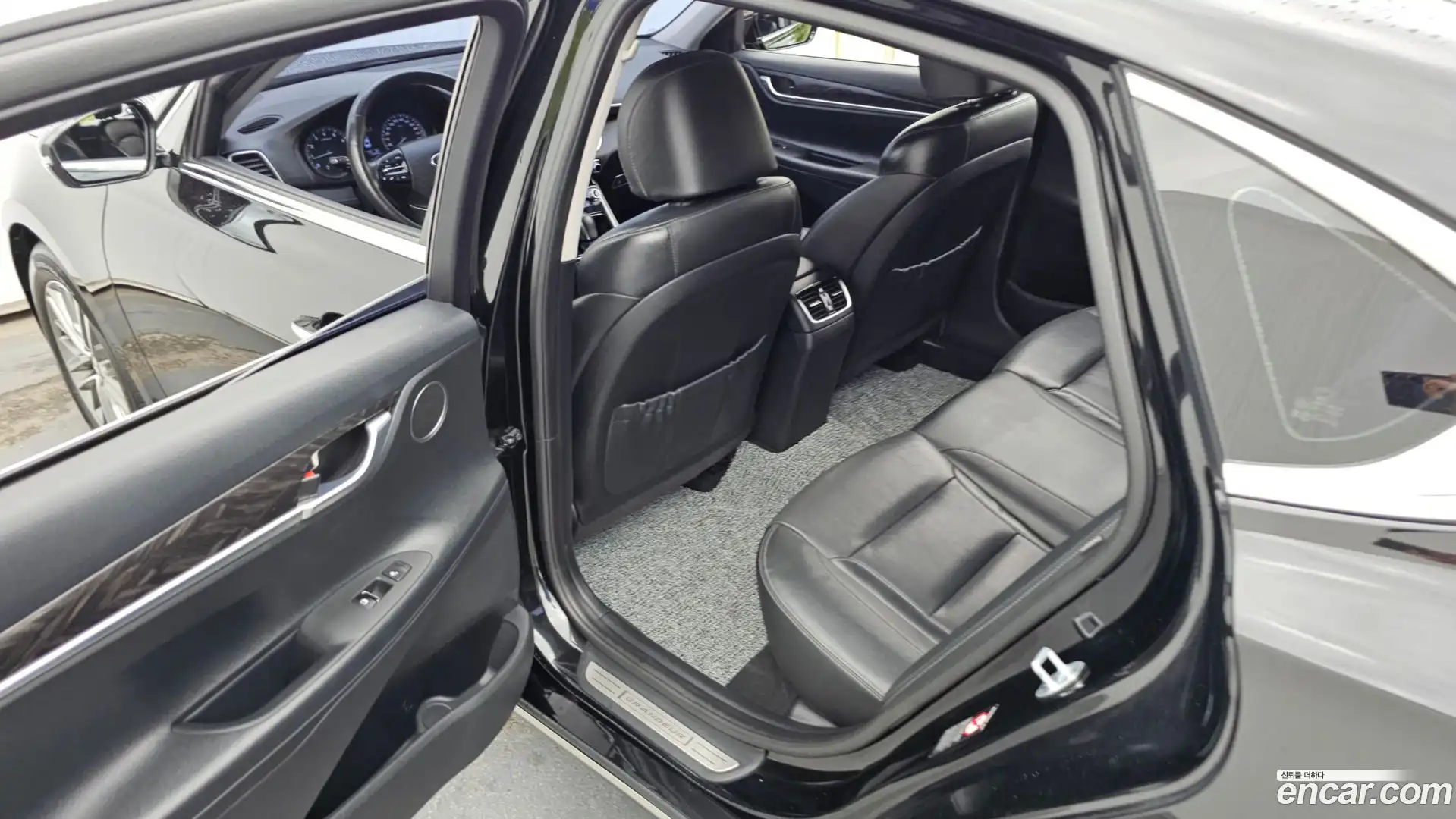 Grandeur Hyundai 2019.3-OPTION-021