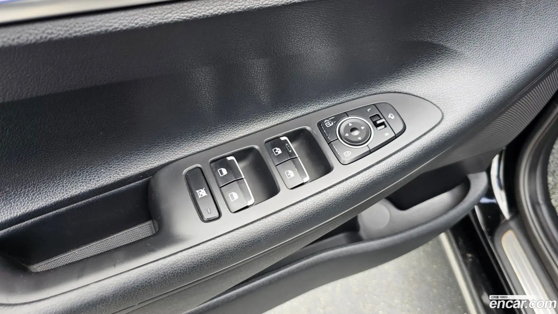 Grandeur Hyundai 2019.3-OPTION-040