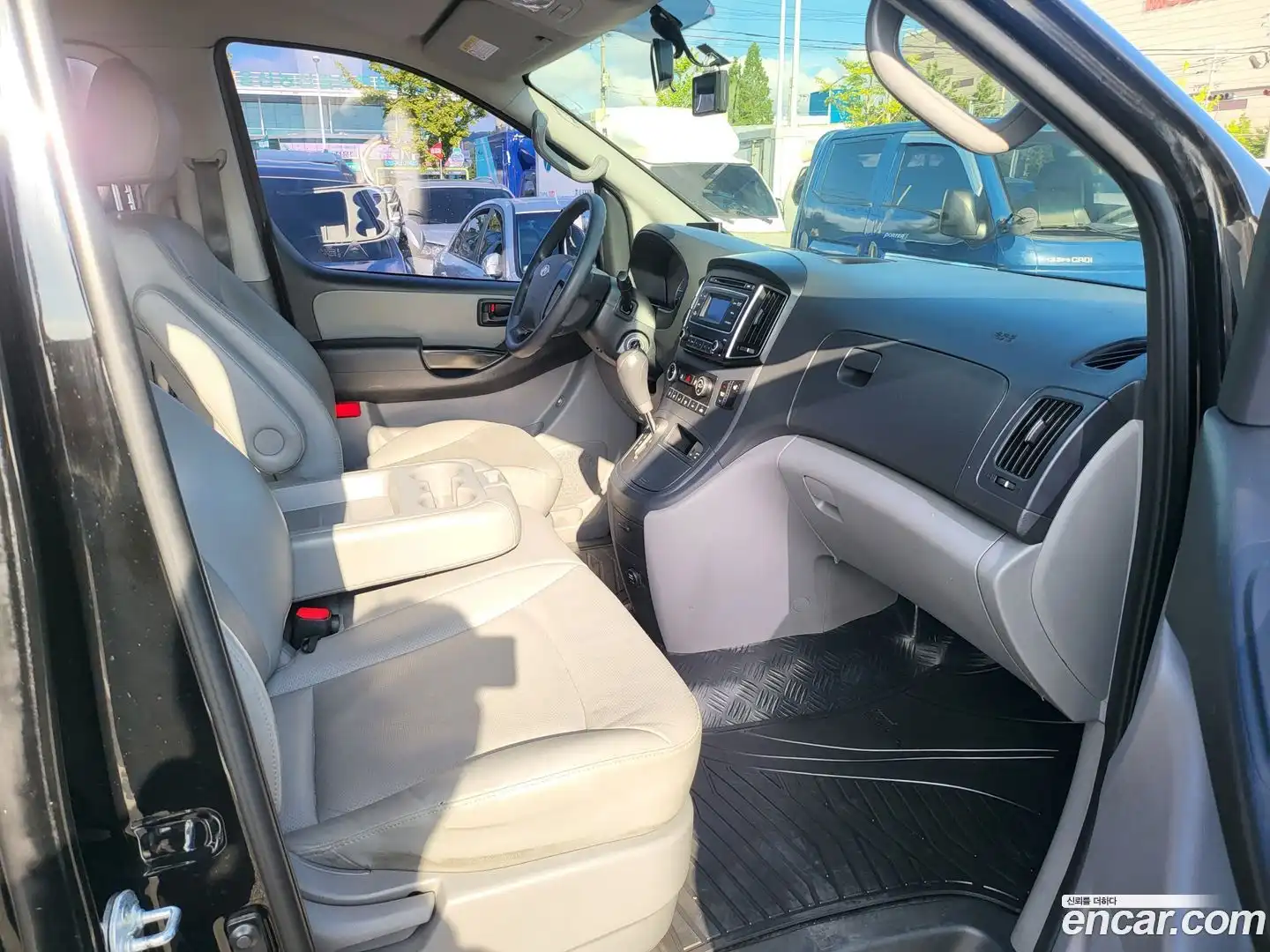 Starex Hyundai 2015.10-INNER-010
