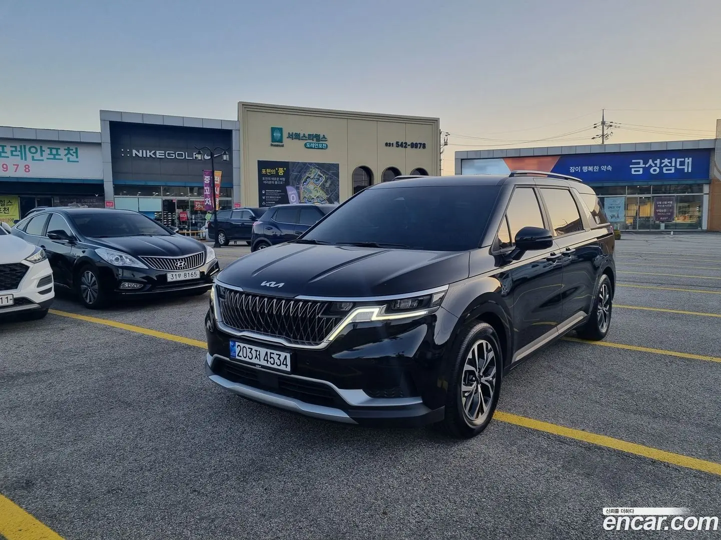 Main__Slider__Photo:Canival Kia 2023.3-0