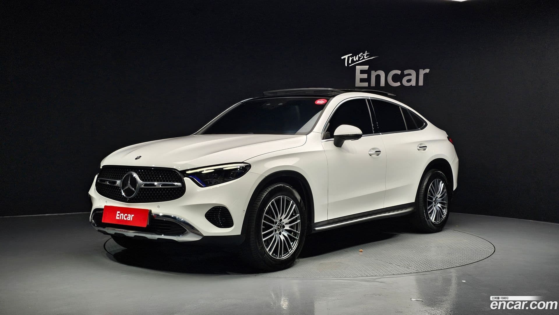 Main__Slider__Photo:GLC-Class Mercedes-Benz 2025.2-0