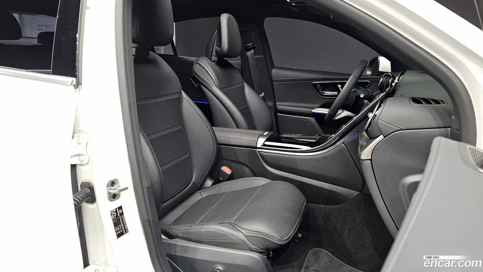 GLC-Class Mercedes-Benz 2025.2-OPTION-015