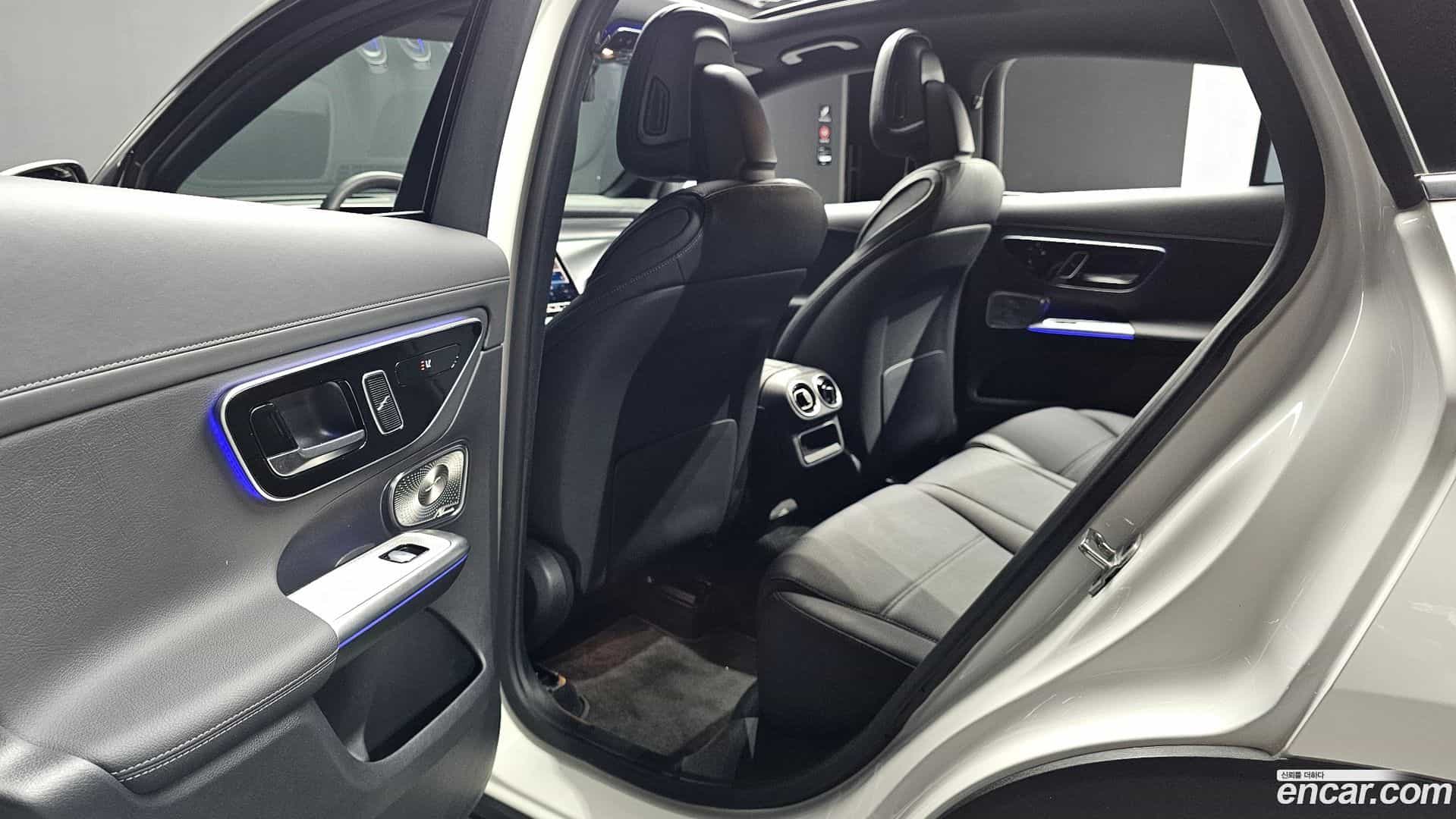 GLC-Class Mercedes-Benz 2025.2-INNER-036