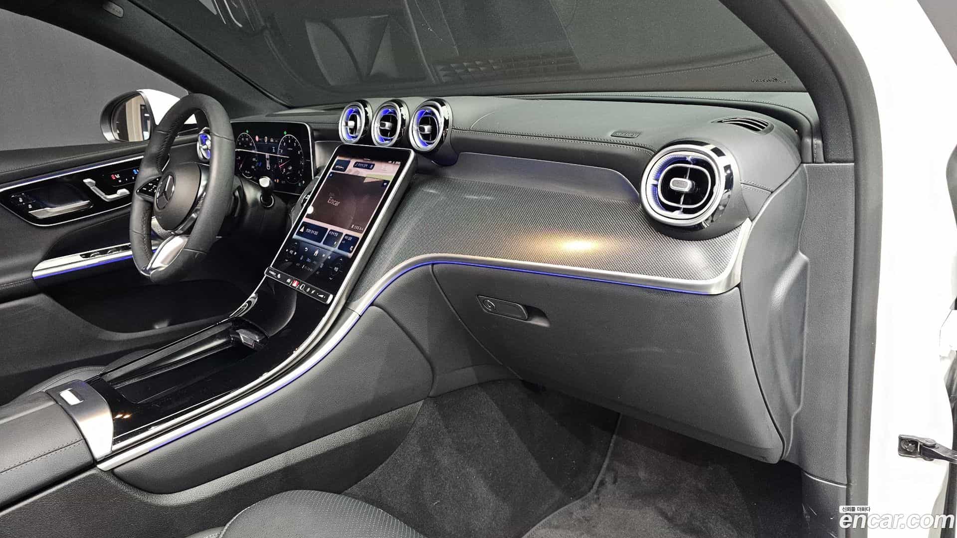 GLC-Class Mercedes-Benz 2025.2-OPTION-043