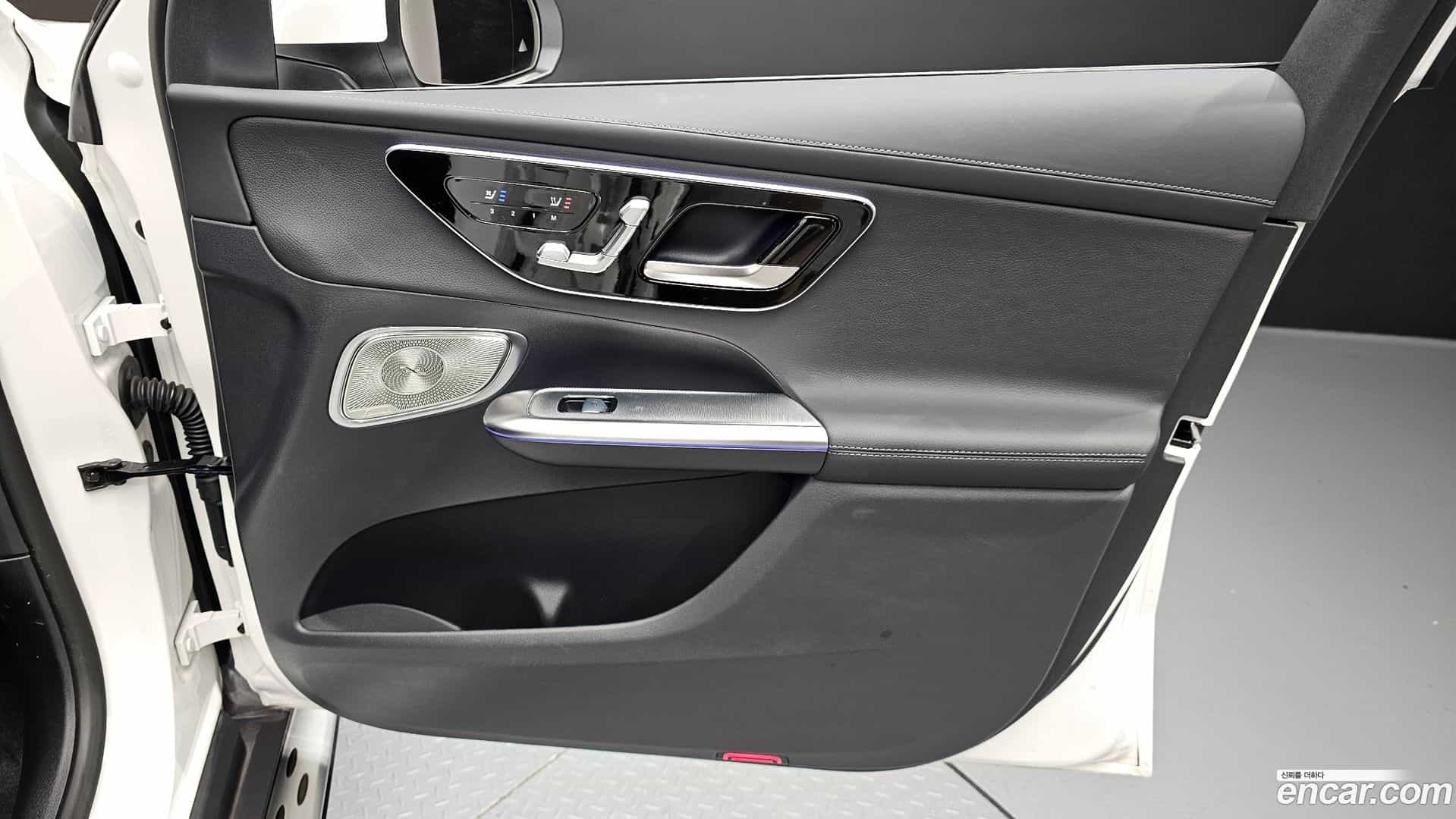 GLC-Class Mercedes-Benz 2025.2-OPTION-044