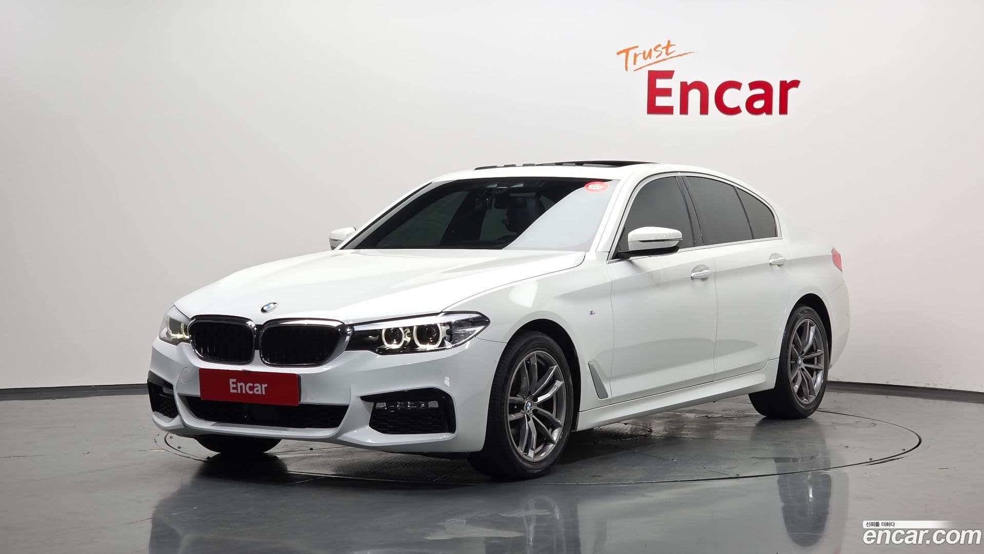 Main__Slider__Photo:5-Series BMW 2017.11-0