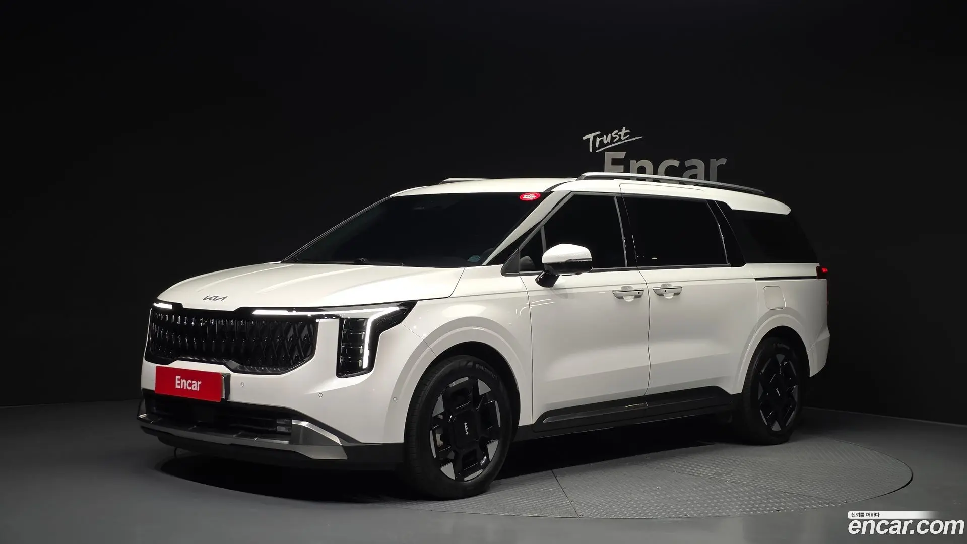 Main__Slider__Photo:Canival Kia 2024.6-0