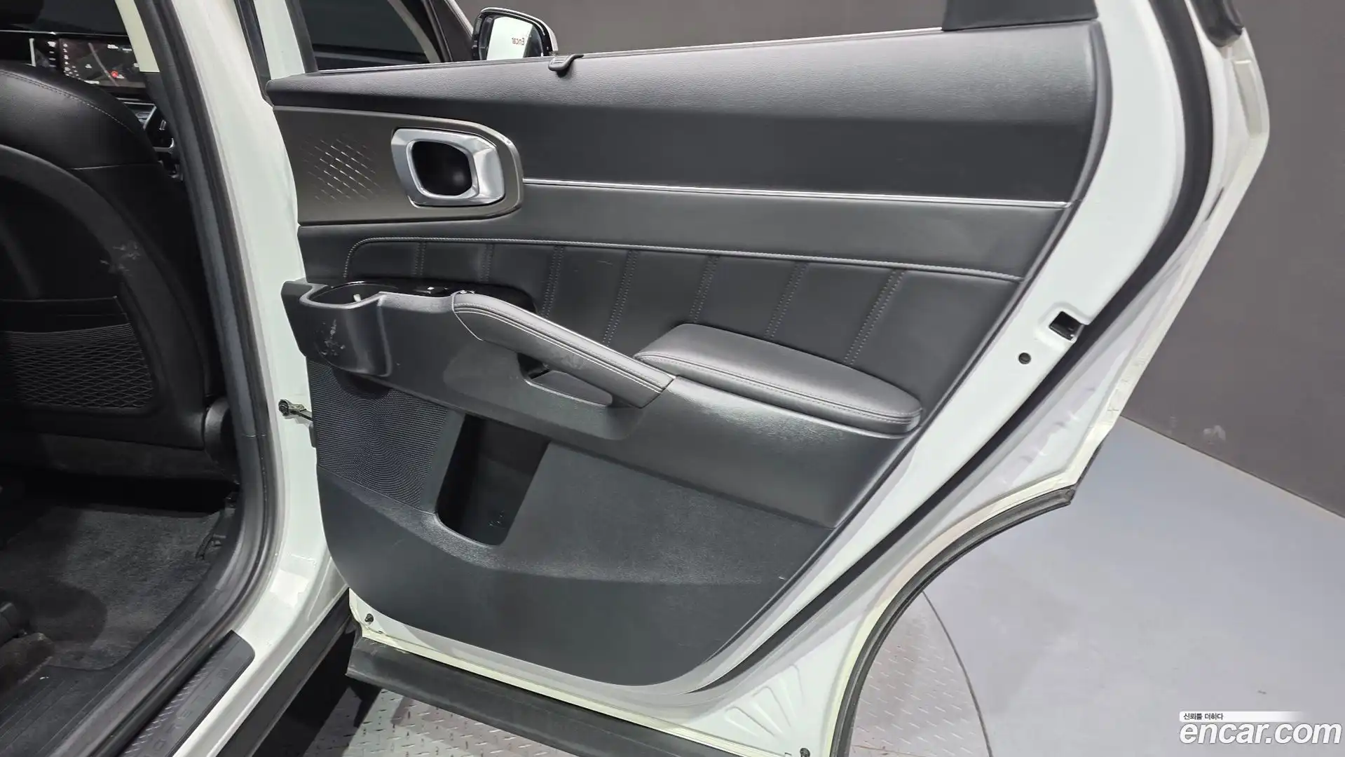 Sorento Kia 2023.6-INNER-035