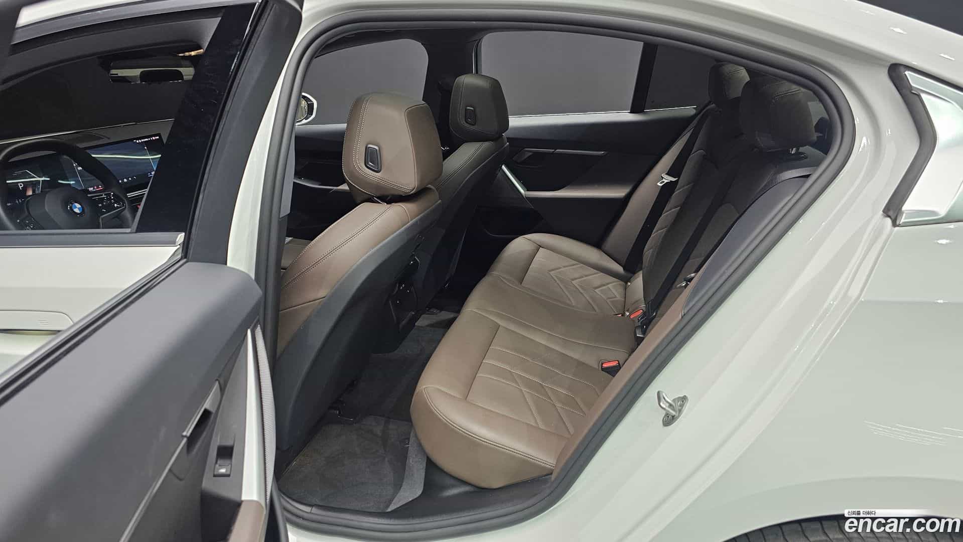 5-Series BMW 2024.3-OPTION-016