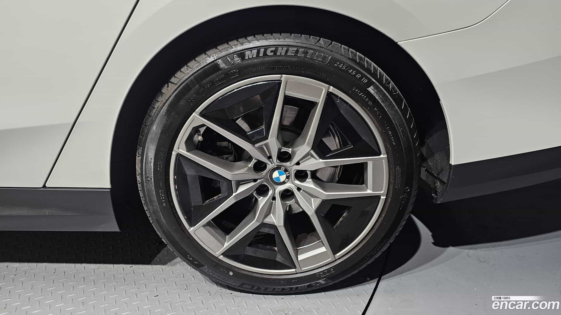 5-Series BMW 2024.3-OUTER-031