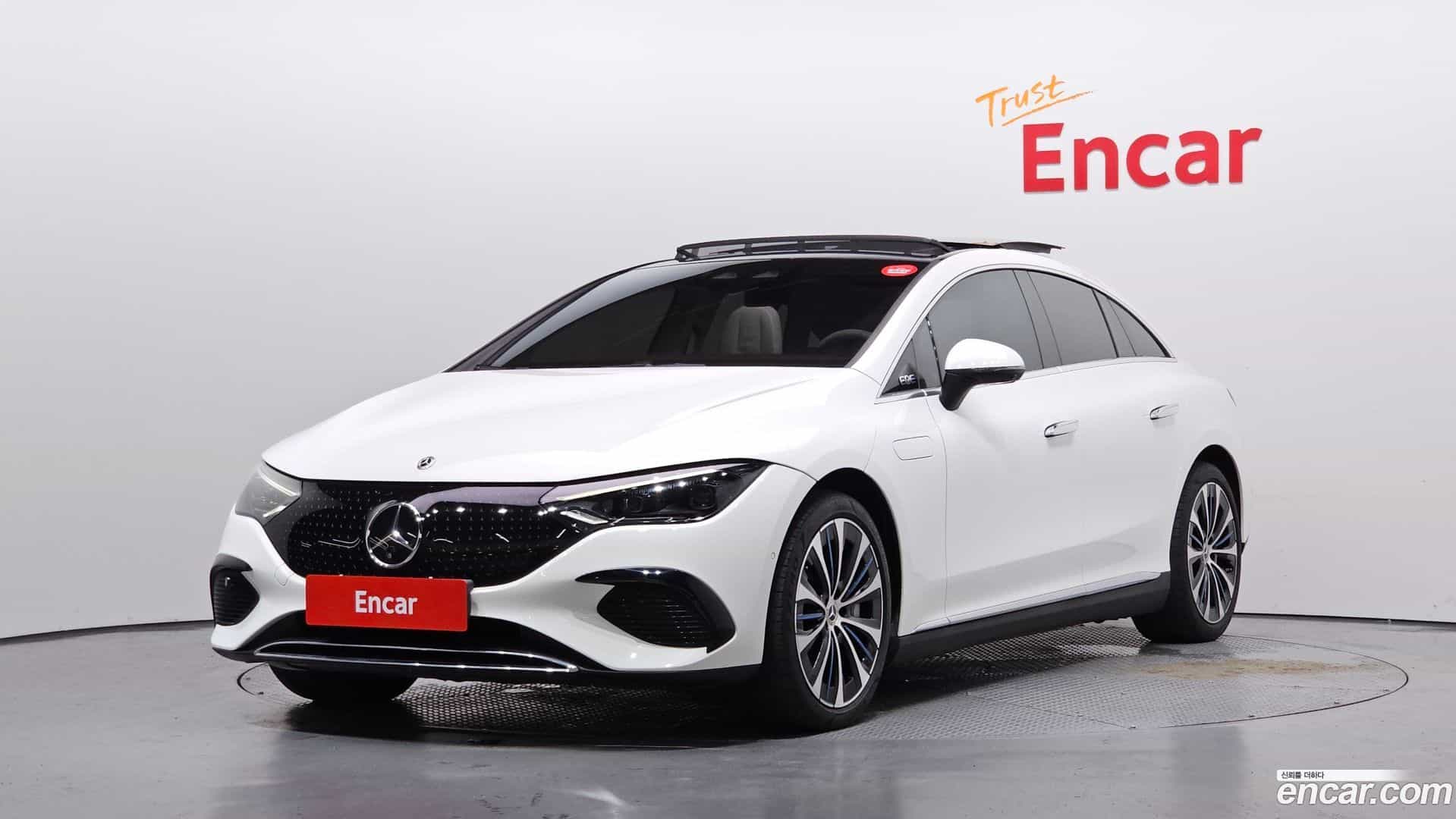 EQE Mercedes-Benz 2022.10-OUTER-001
