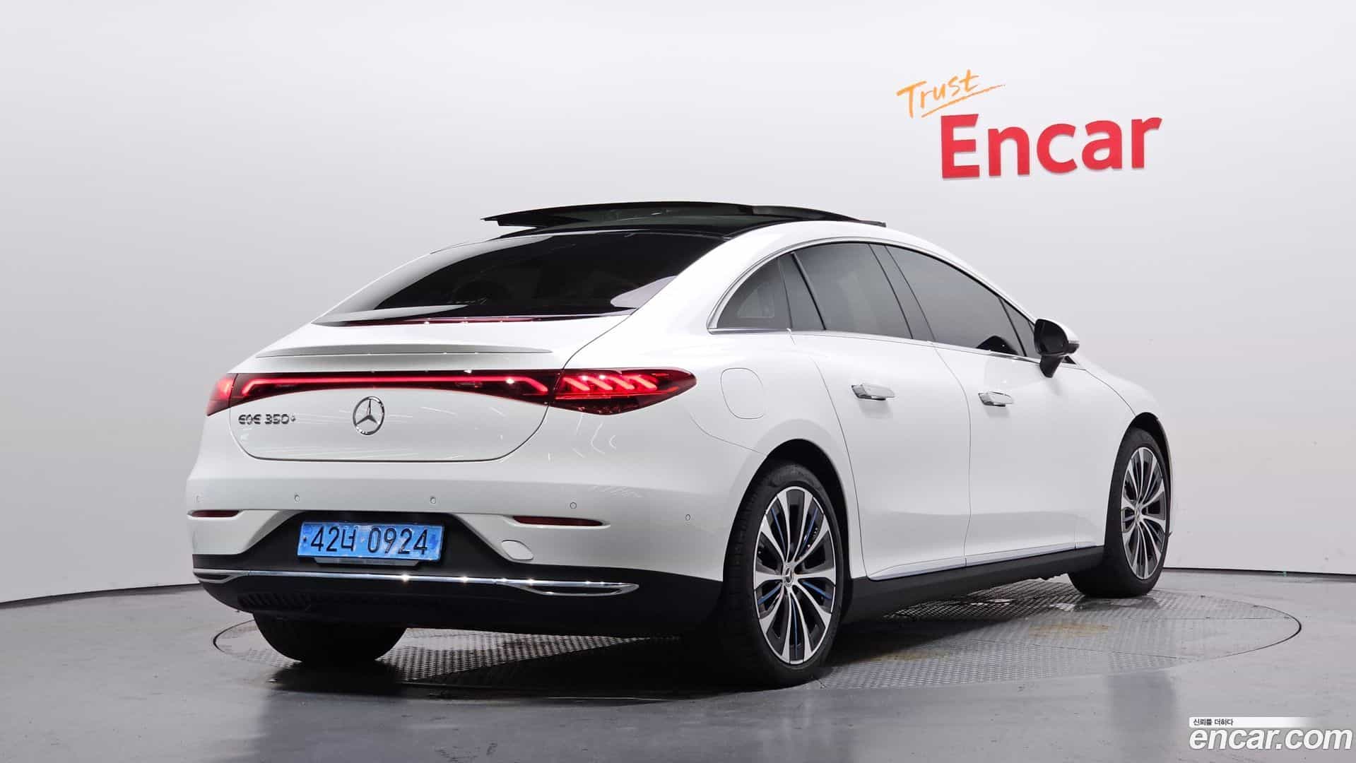 EQE Mercedes-Benz 2022.10-OUTER-002