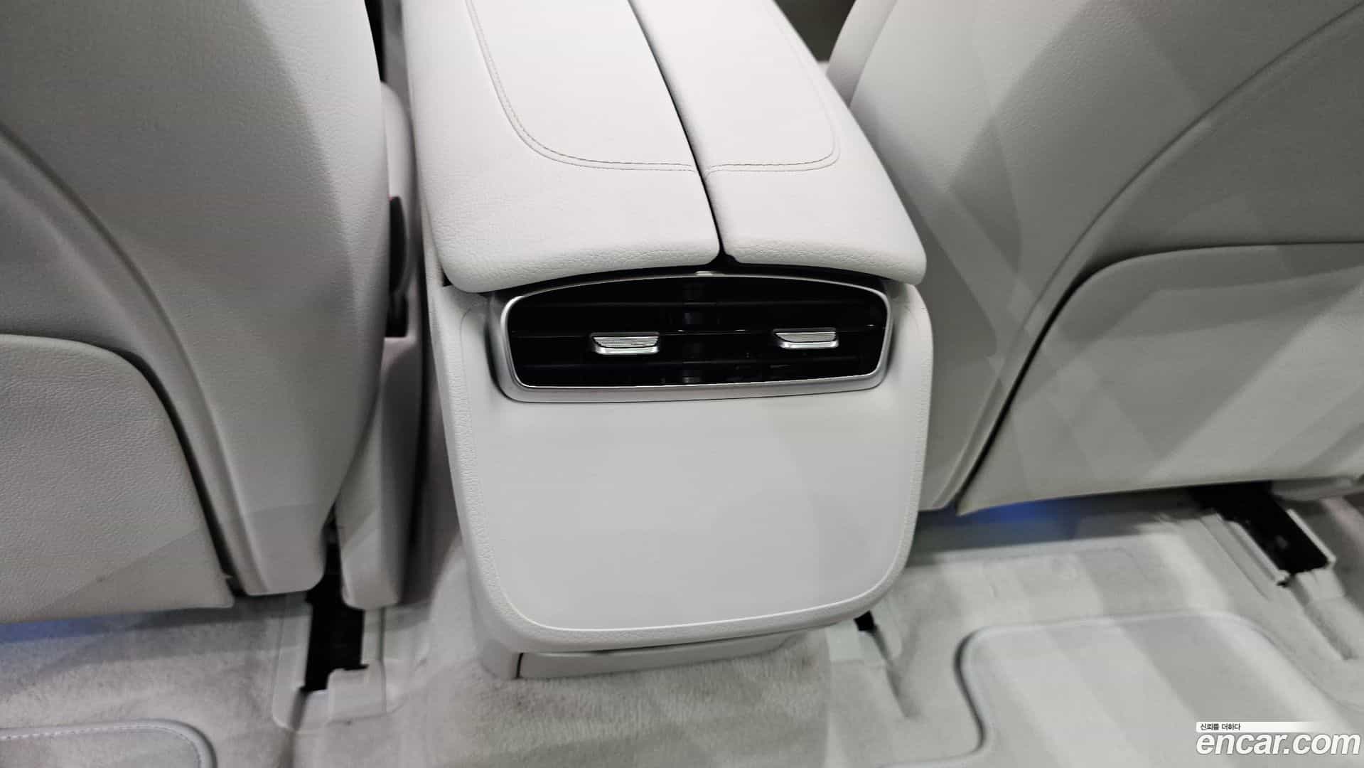 EQE Mercedes-Benz 2022.10-OPTION-044