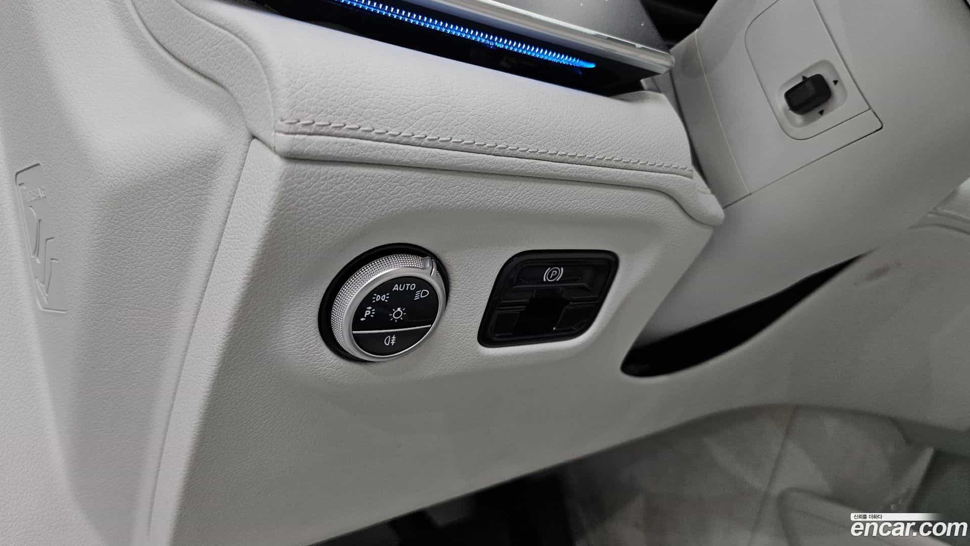 EQE Mercedes-Benz 2022.10-OPTION-045