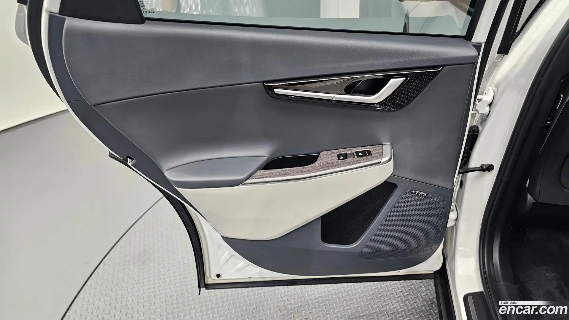 EV6 Kia 2023.3-INNER-035