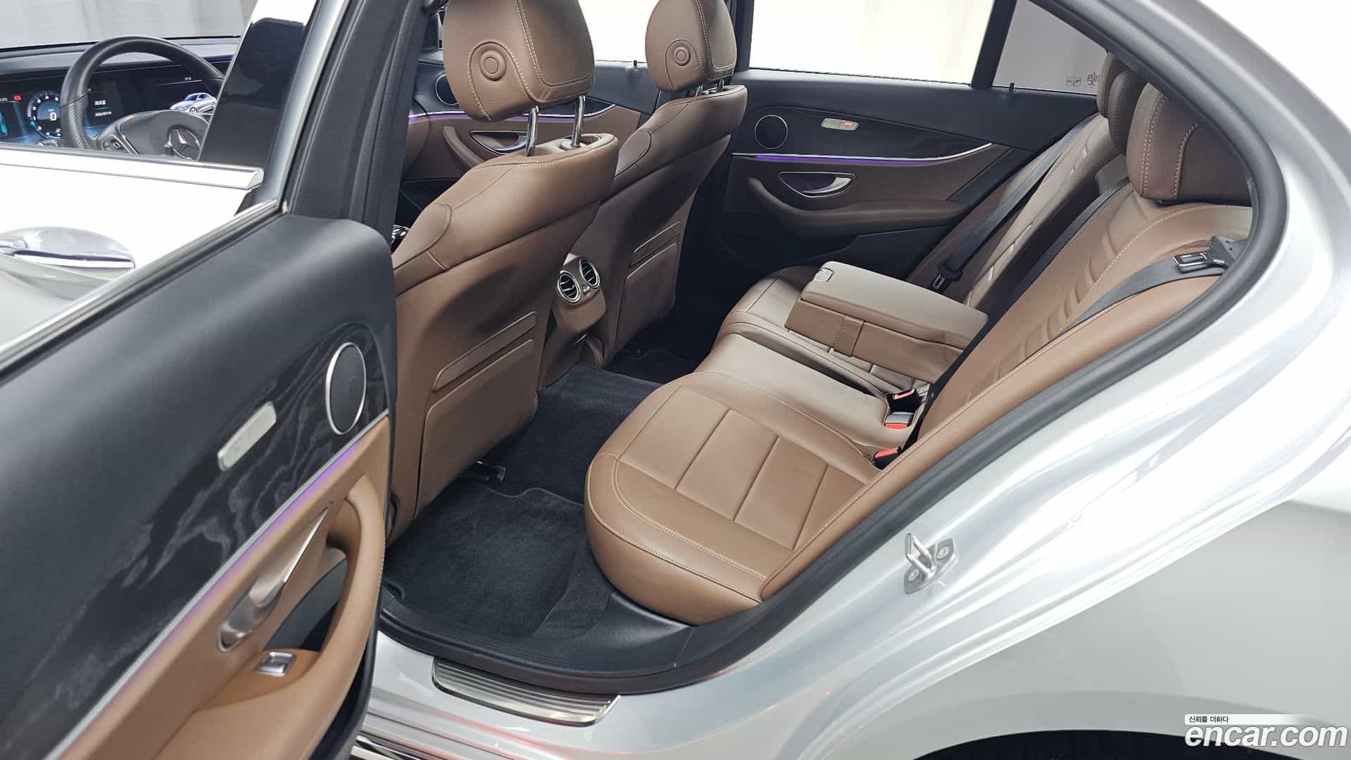 E-Class Mercedes-Benz 2016.10-OPTION-015
