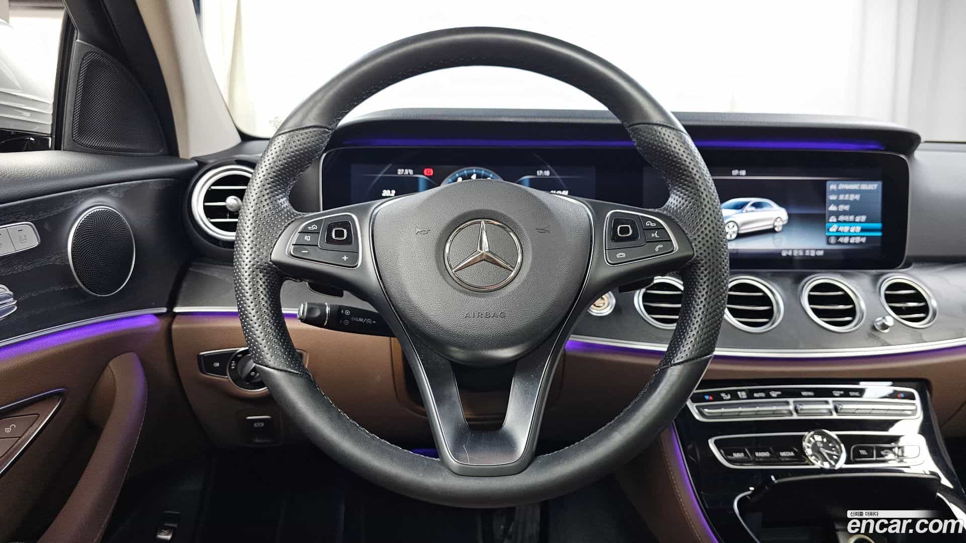 E-Class Mercedes-Benz 2016.10-OPTION-017