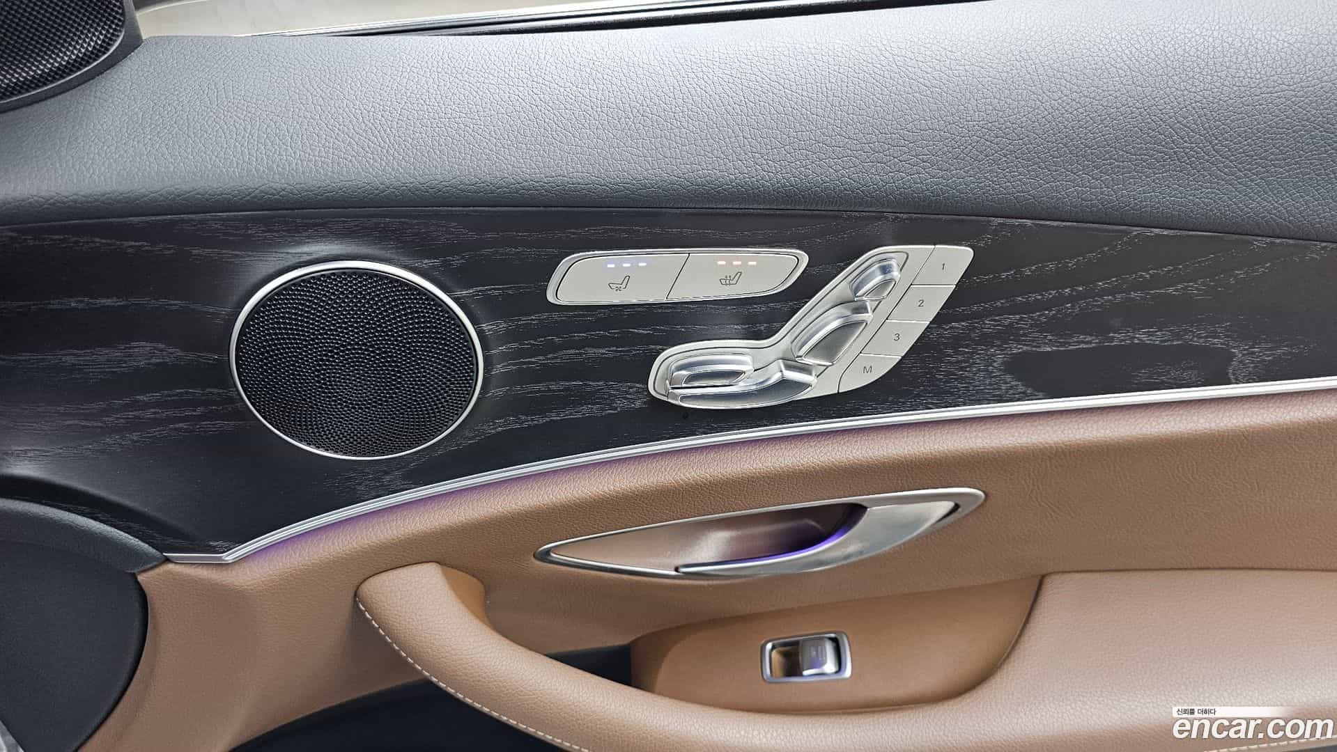 E-Class Mercedes-Benz 2016.10-OPTION-024