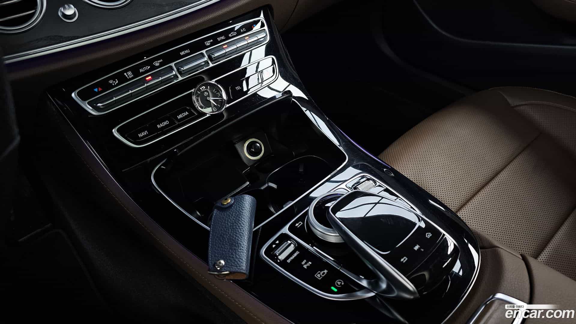 E-Class Mercedes-Benz 2016.10-OPTION-042