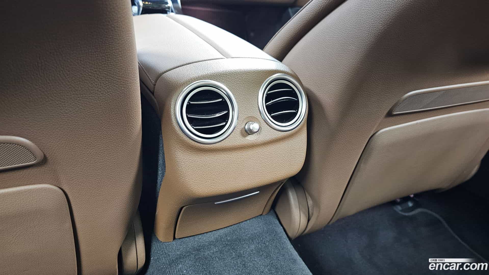 E-Class Mercedes-Benz 2016.10-OPTION-043