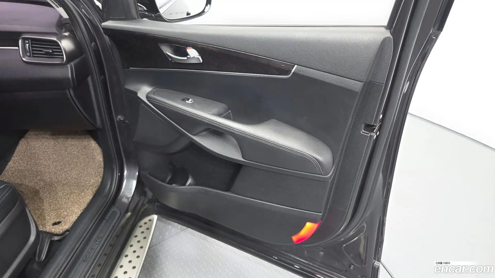 Sorento Kia 2017.2-INNER-034