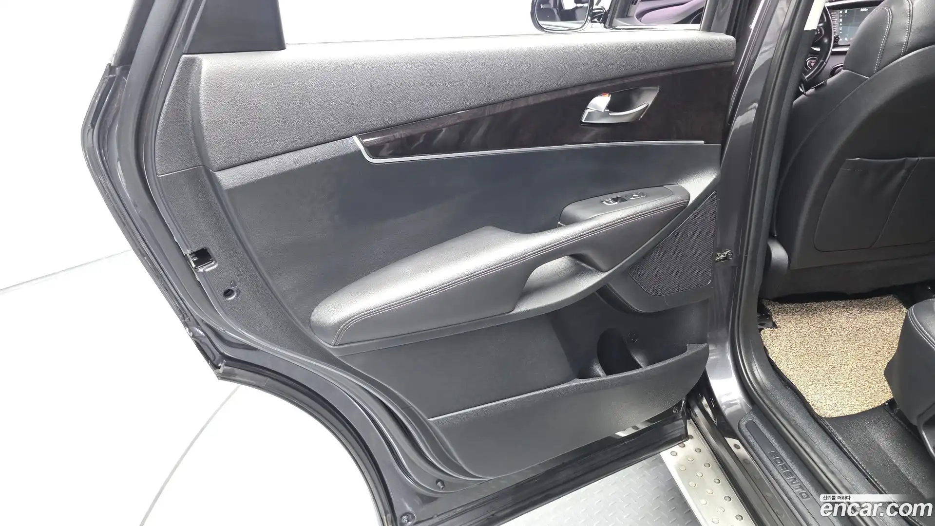 Sorento Kia 2017.2-INNER-035