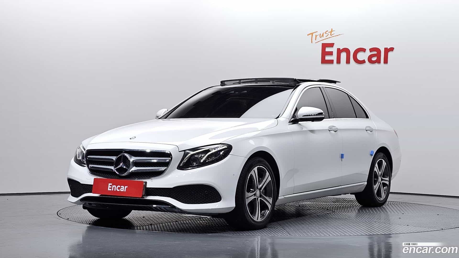 E-Class Mercedes-Benz 2016.10-OUTER-001